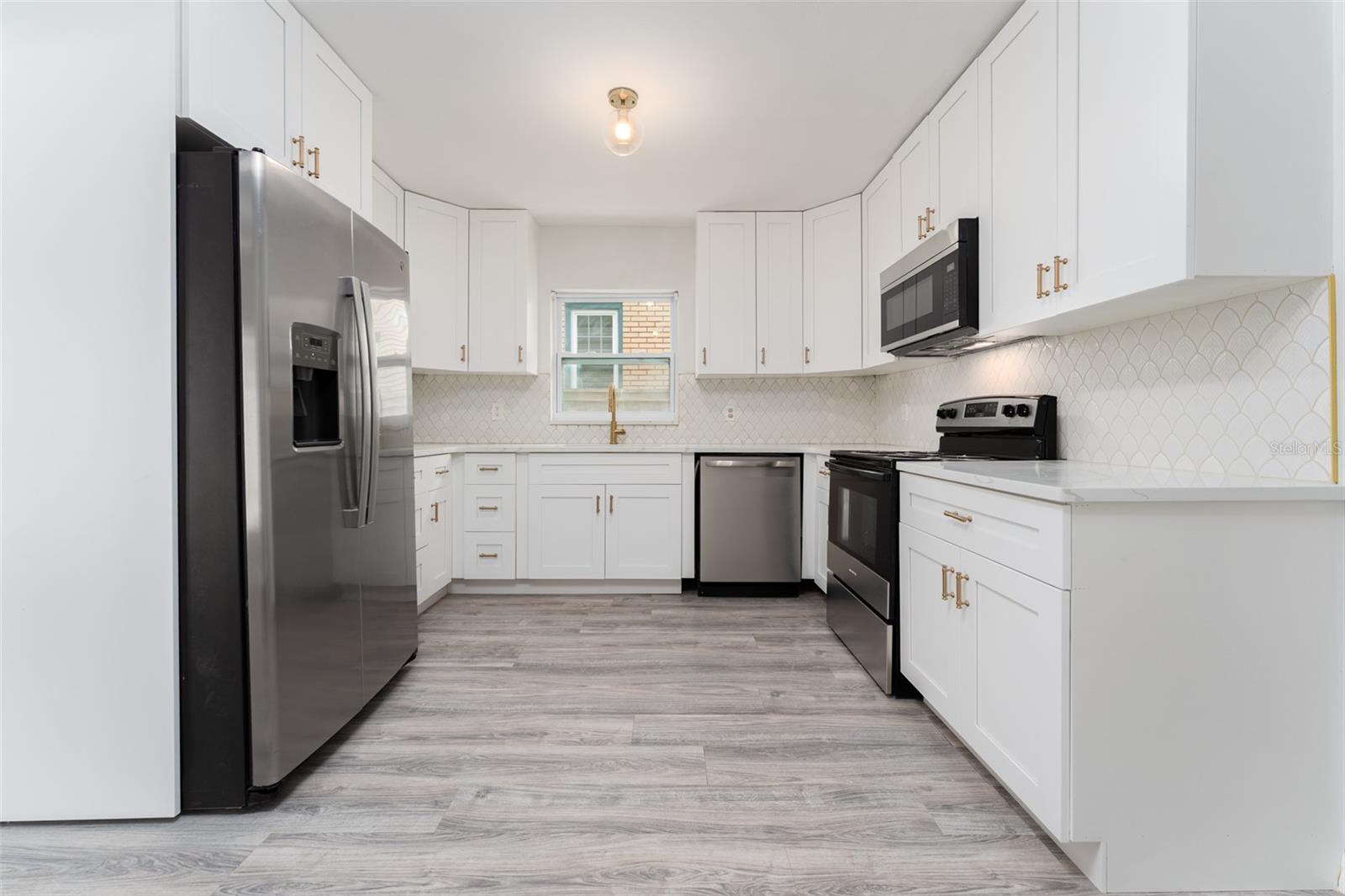 811 20TH AVE N, ST PETERSBURG, FL, 33704