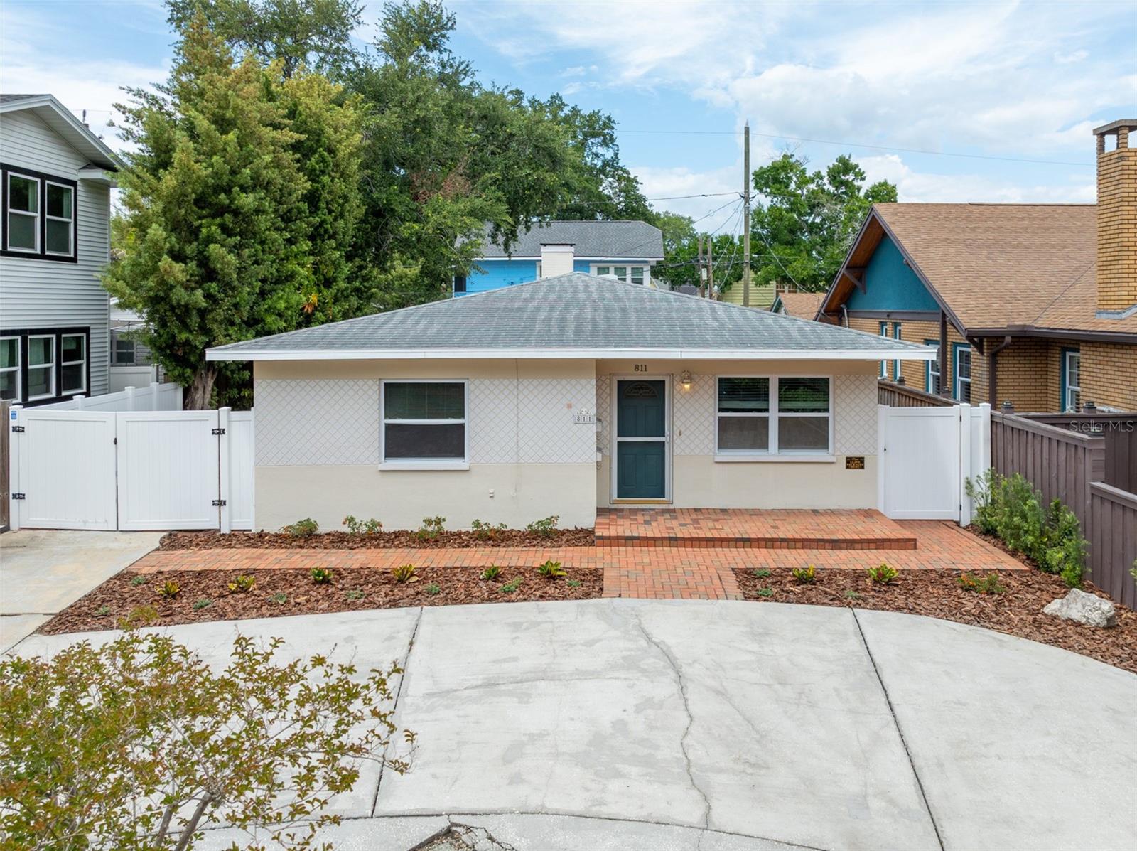 811 20TH AVE N, ST PETERSBURG, FL, 33704