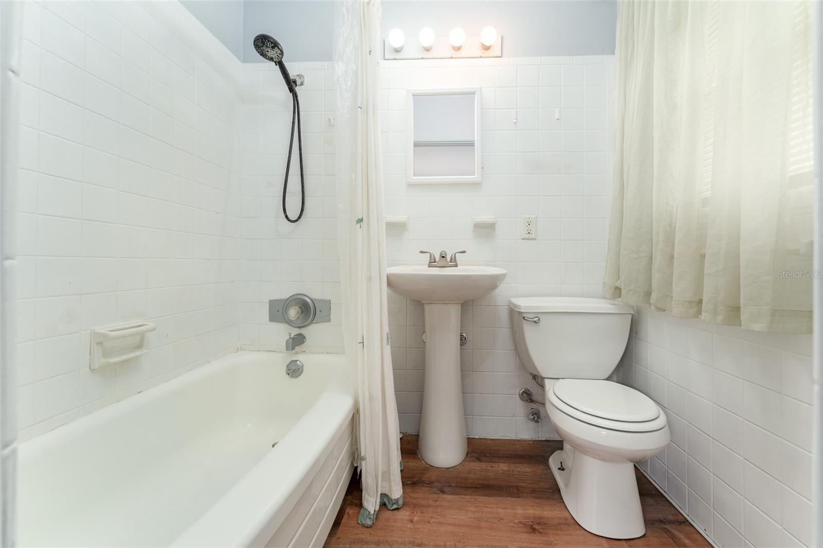 811 20TH AVE N, ST PETERSBURG, FL, 33704