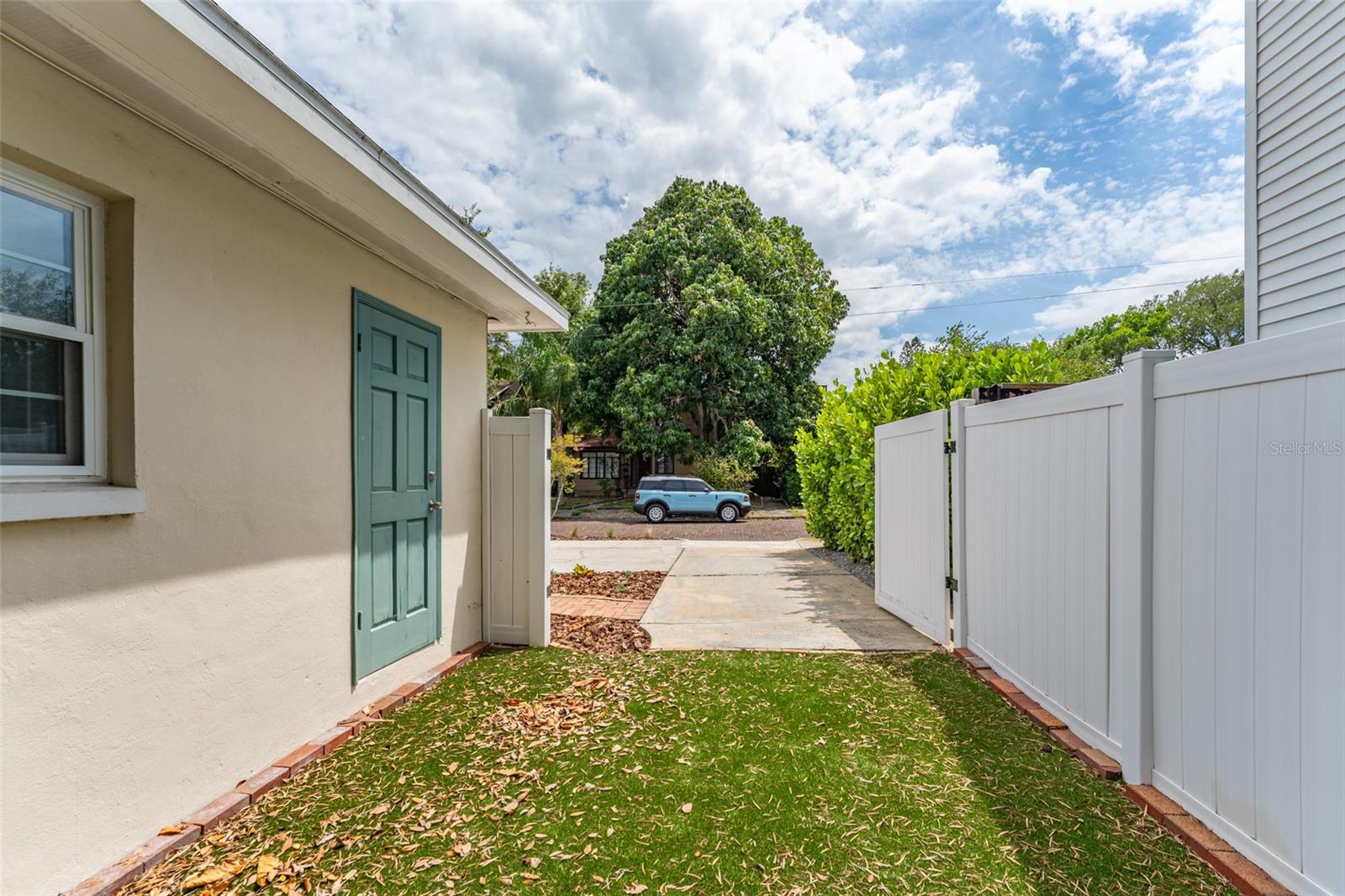 811 20TH AVE N, ST PETERSBURG, FL, 33704