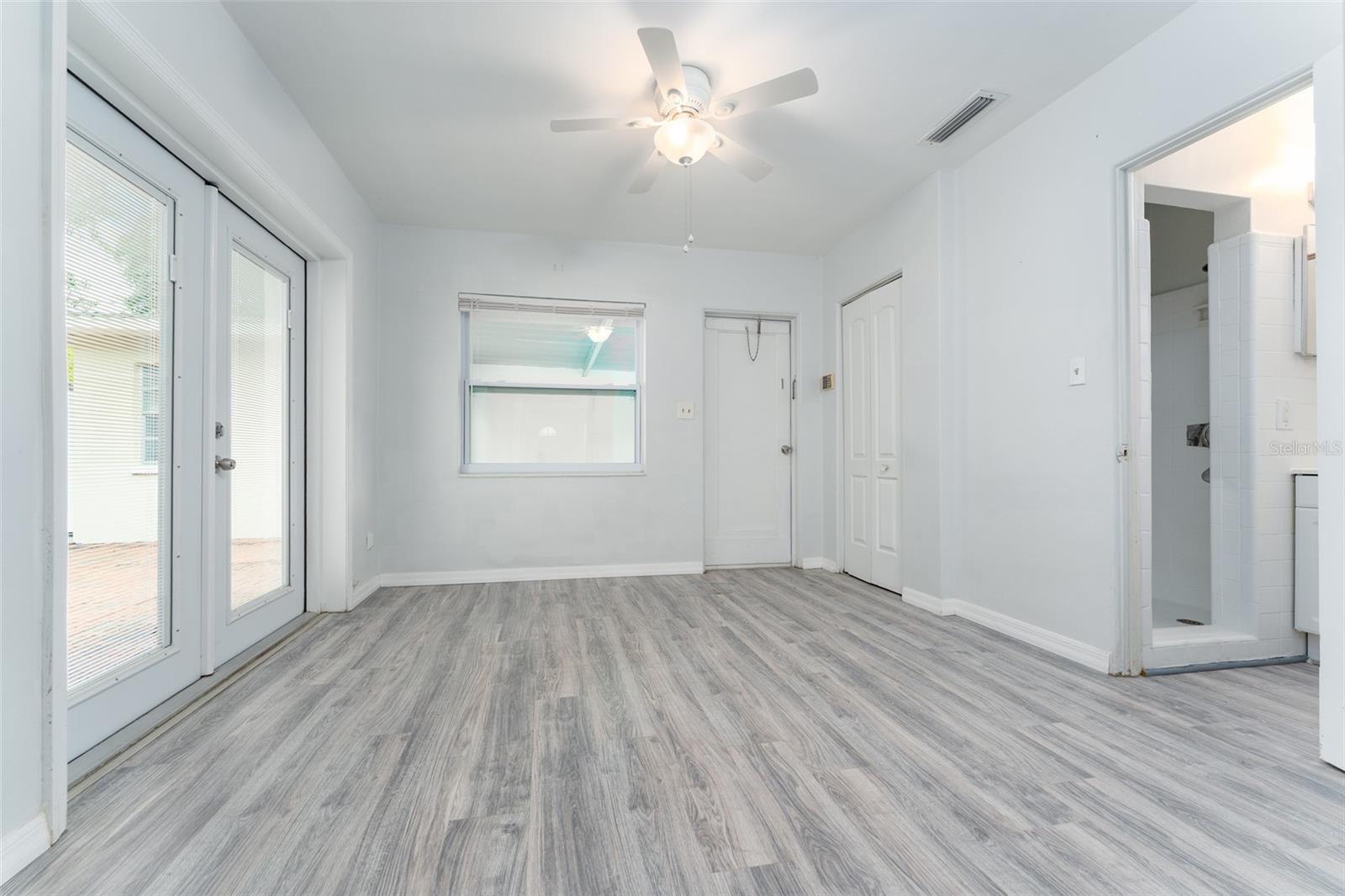 811 20TH AVE N, ST PETERSBURG, FL, 33704