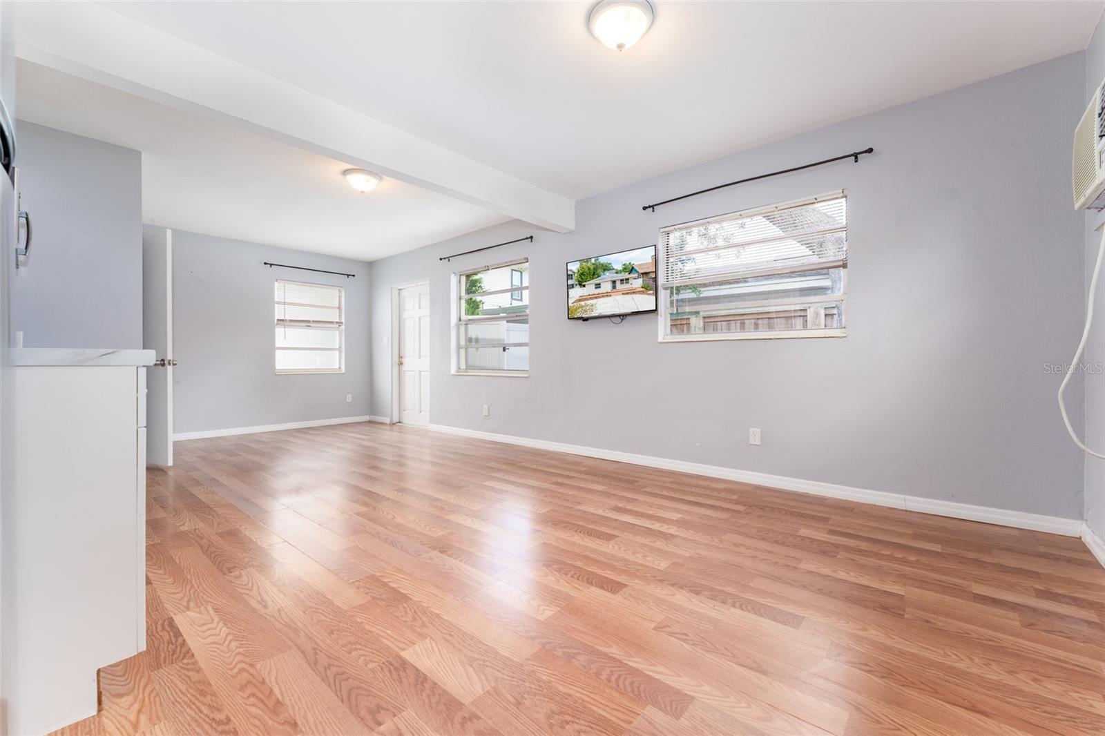 811 20TH AVE N, ST PETERSBURG, FL, 33704