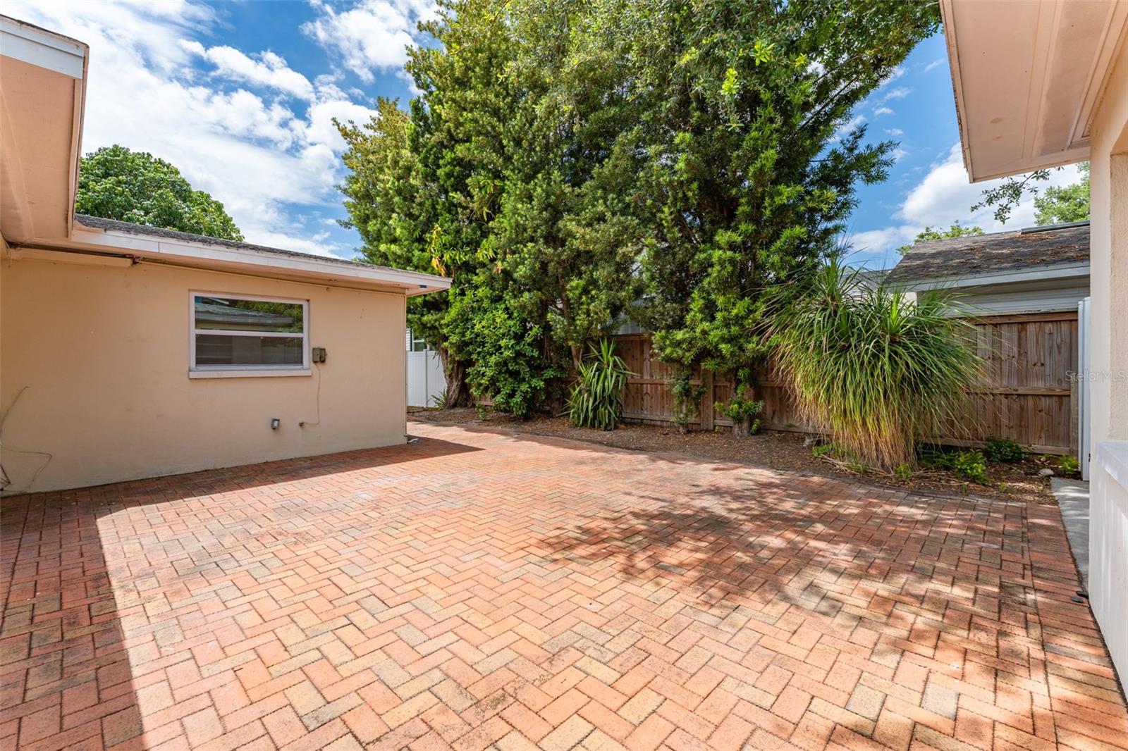 811 20TH AVE N, ST PETERSBURG, FL, 33704