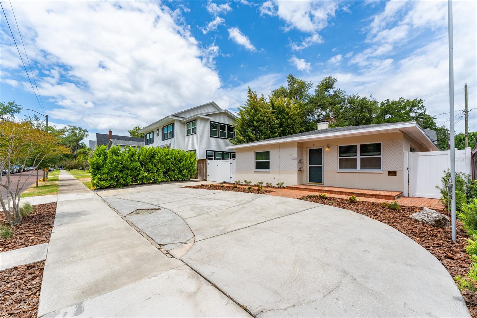 811 20TH AVE N, ST PETERSBURG, FL, 33704