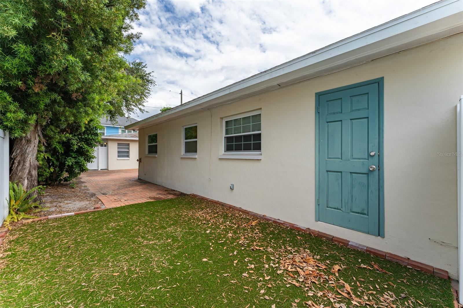 811 20TH AVE N, ST PETERSBURG, FL, 33704