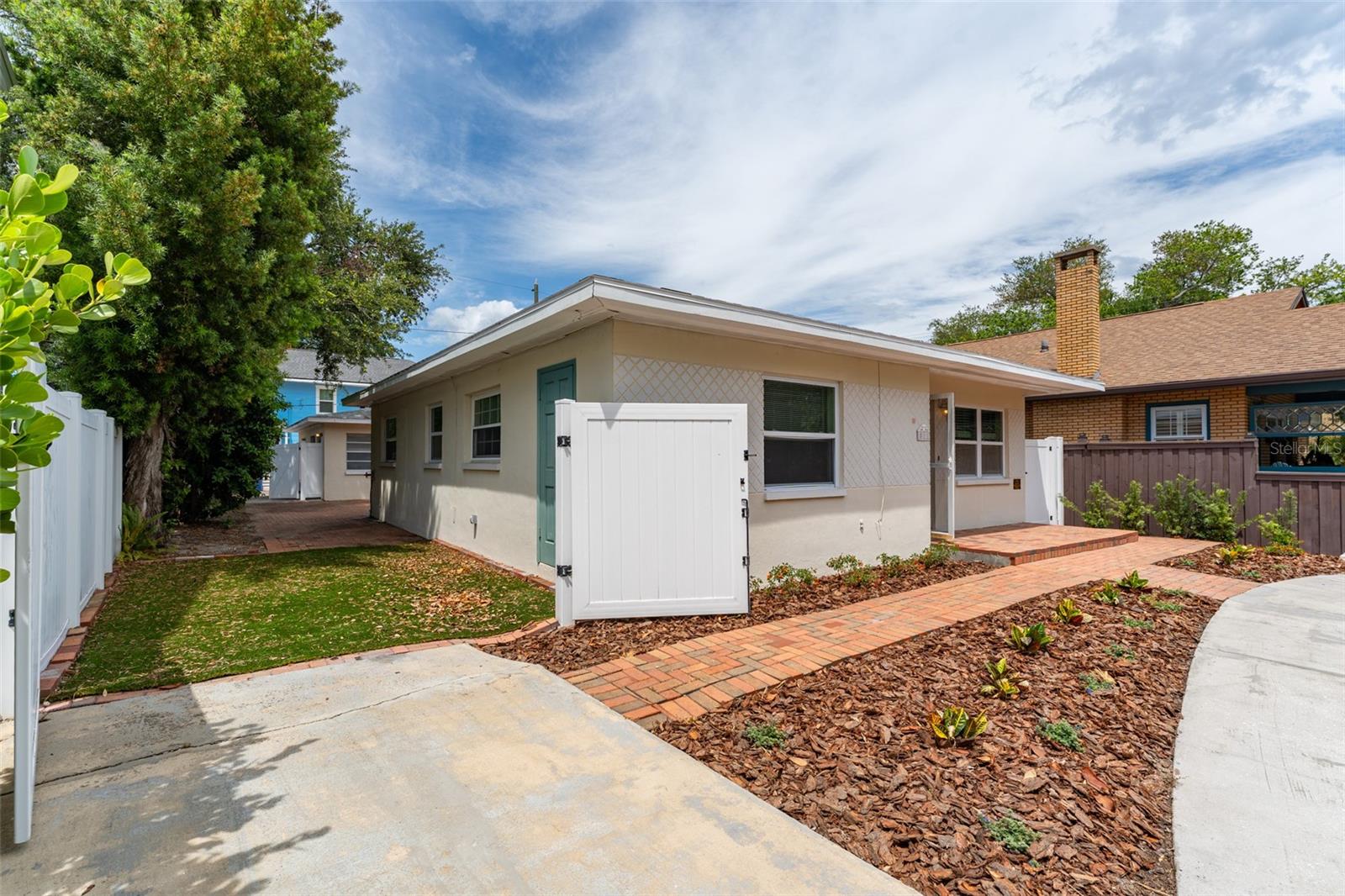 811 20TH AVE N, ST PETERSBURG, FL, 33704