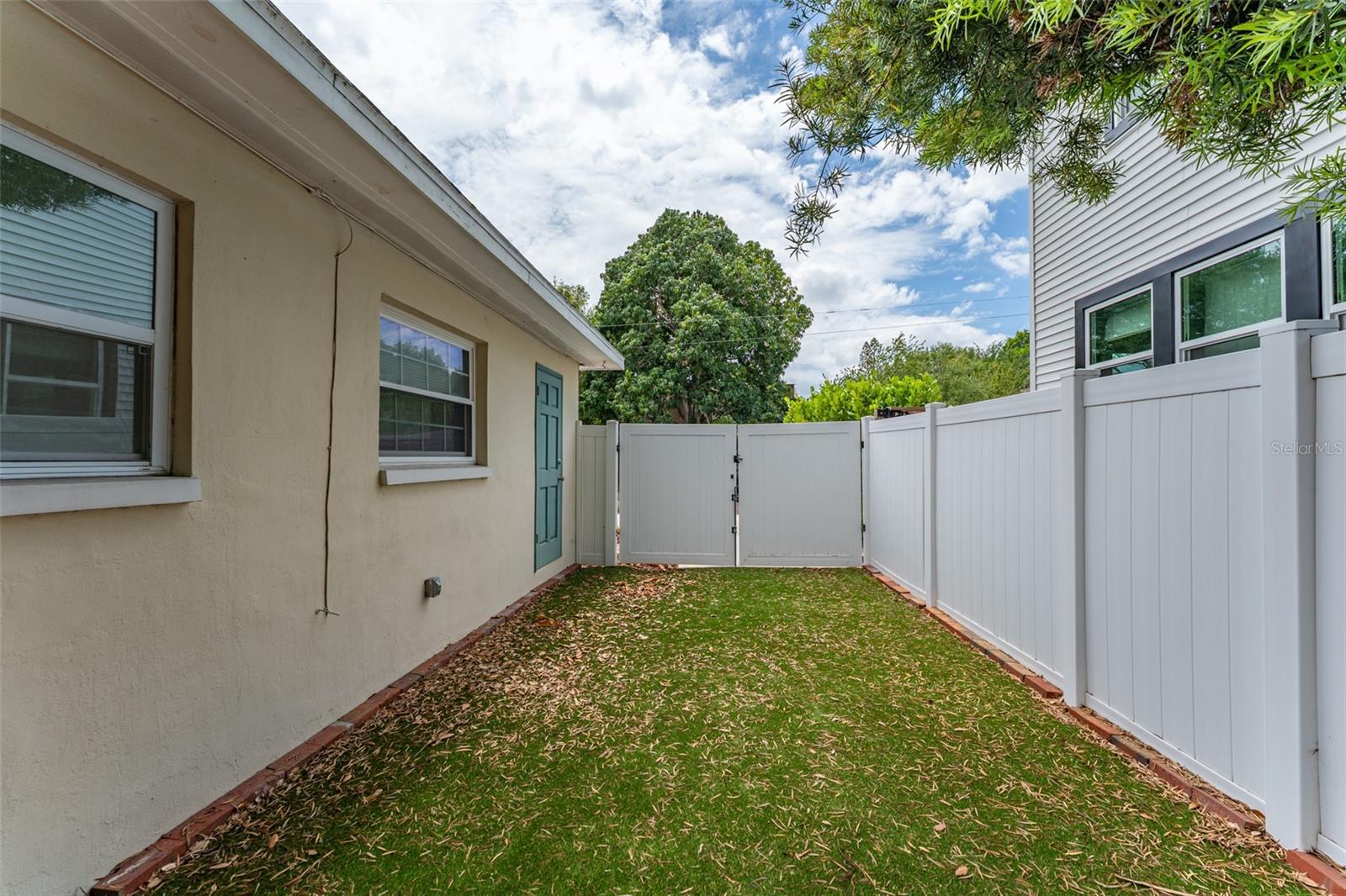 811 20TH AVE N, ST PETERSBURG, FL, 33704