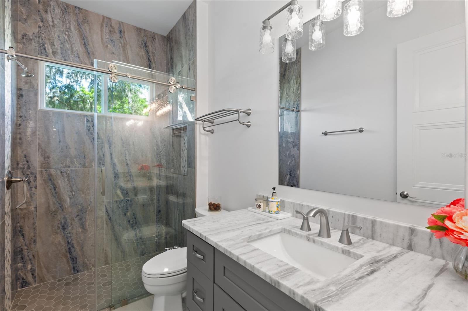 3321 N KINGSWAY RD, THONOTOSASSA, FL, 33592