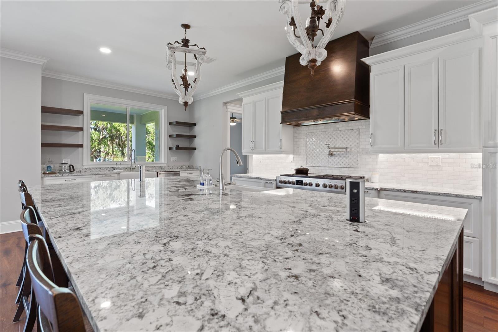 3321 N KINGSWAY RD, THONOTOSASSA, FL, 33592