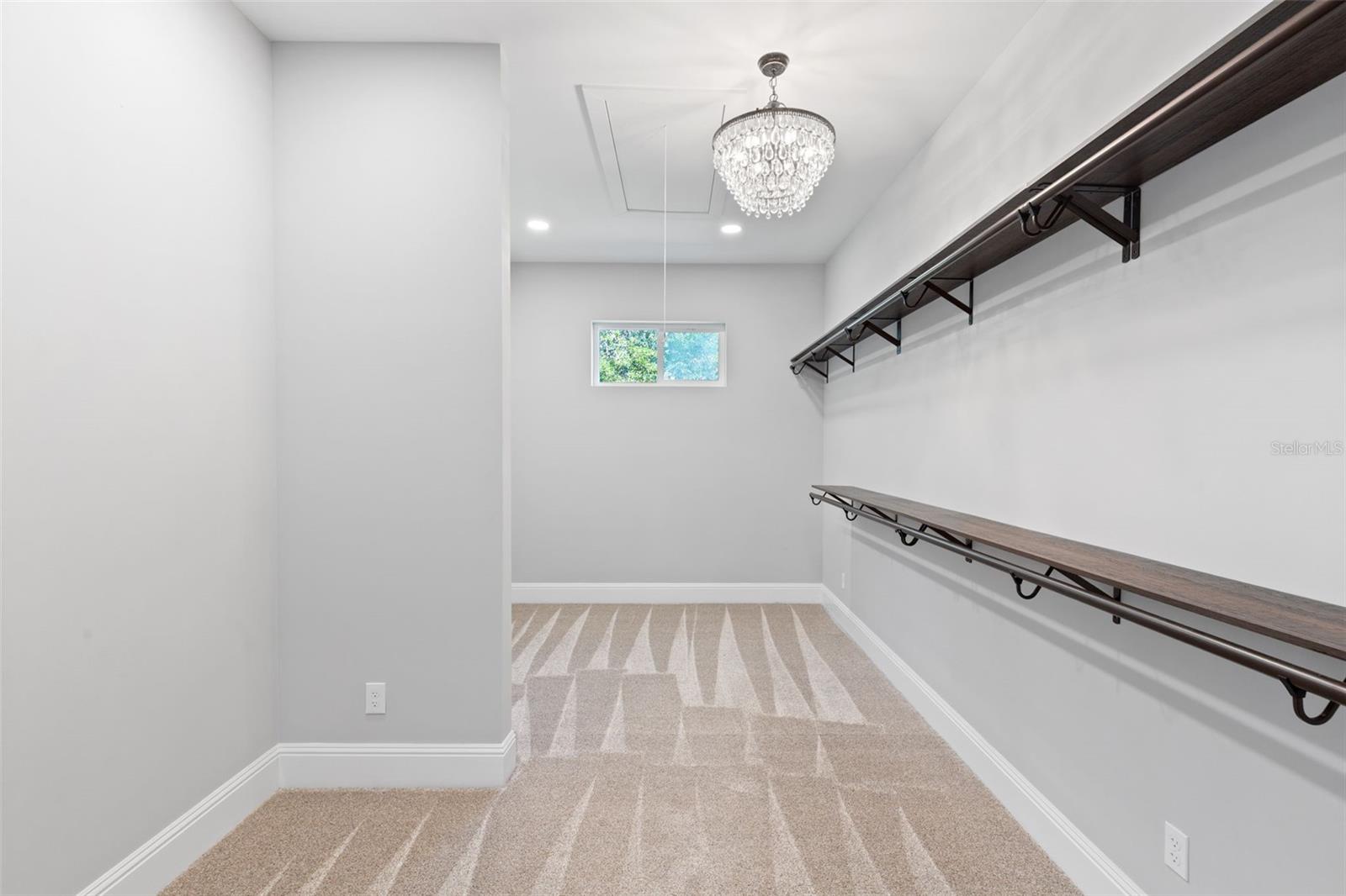 3321 N KINGSWAY RD, THONOTOSASSA, FL, 33592