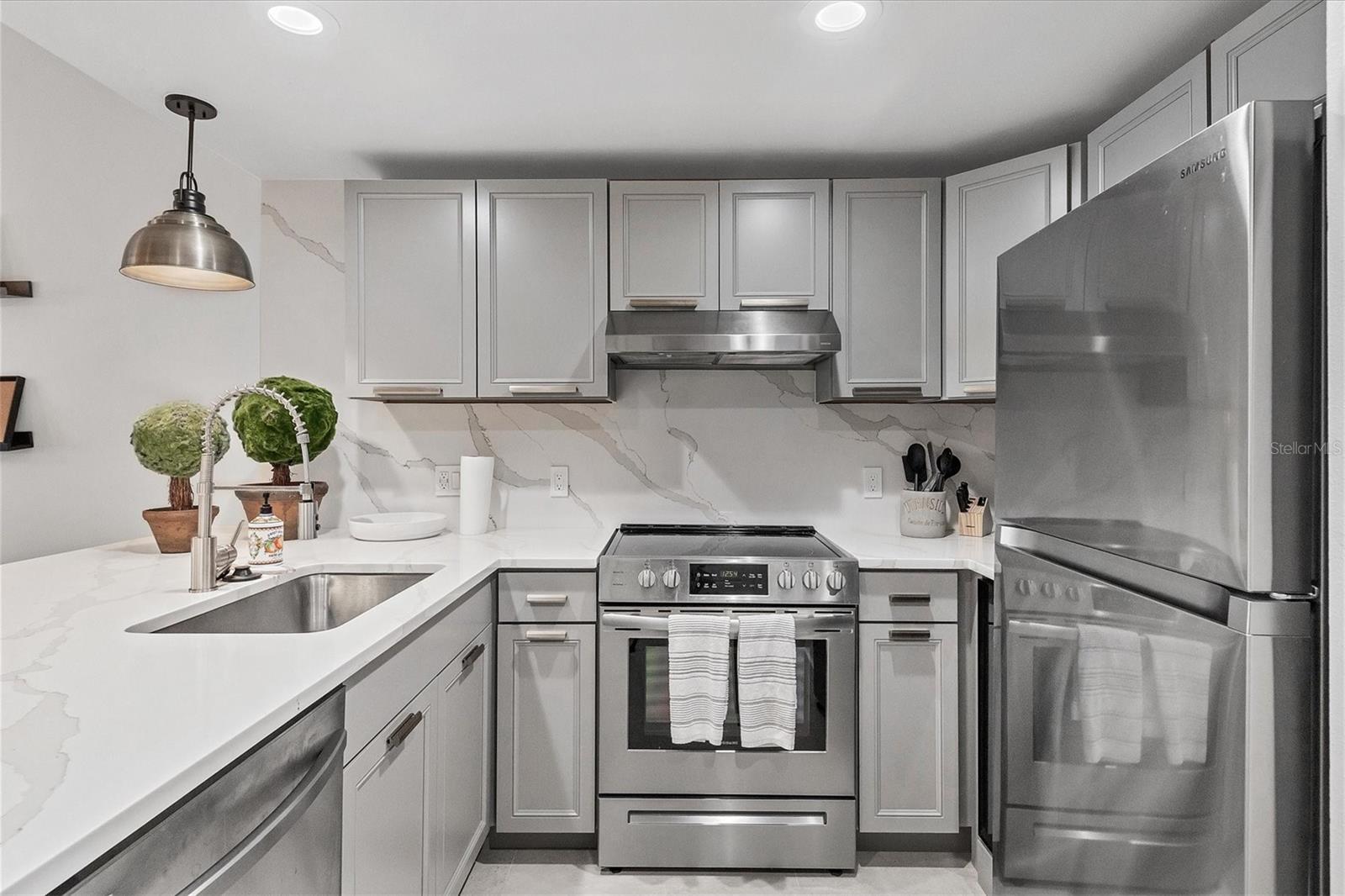 3401 54TH DR W #203, BRADENTON, FL, 34210