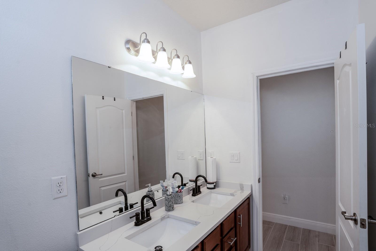 8610 TURNSTONE SHORE LN, RIVERVIEW, FL, 33578