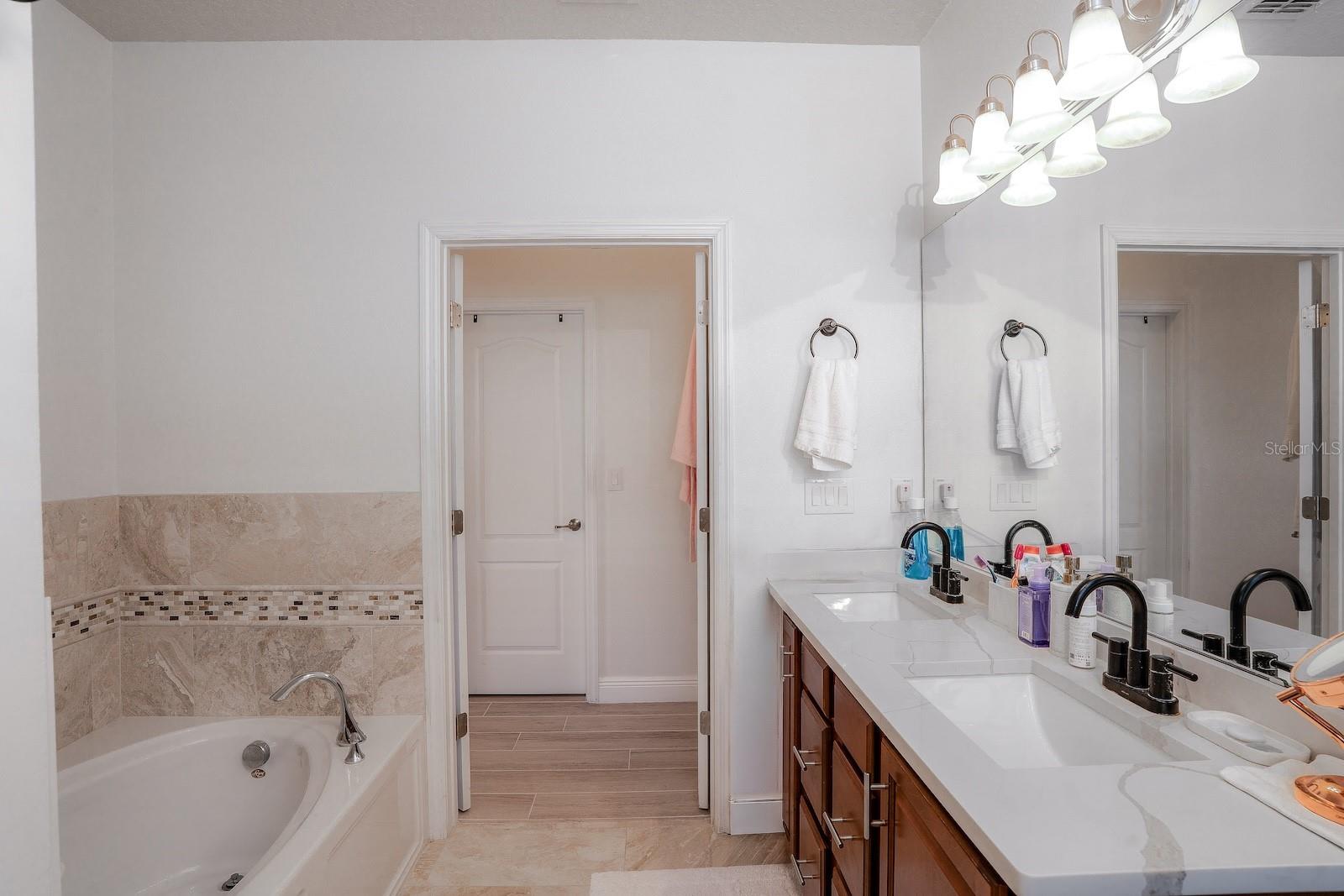 8610 TURNSTONE SHORE LN, RIVERVIEW, FL, 33578