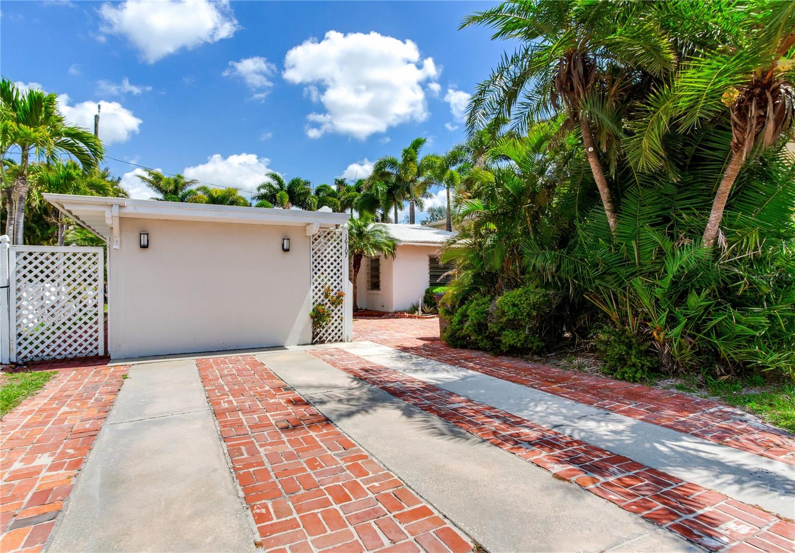 16107 GULF BLVD, REDINGTON BEACH, FL, 33708