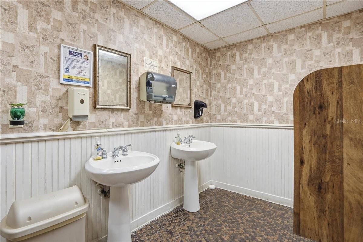 337 US-41 BUS., PALMETTO, FL, 34221