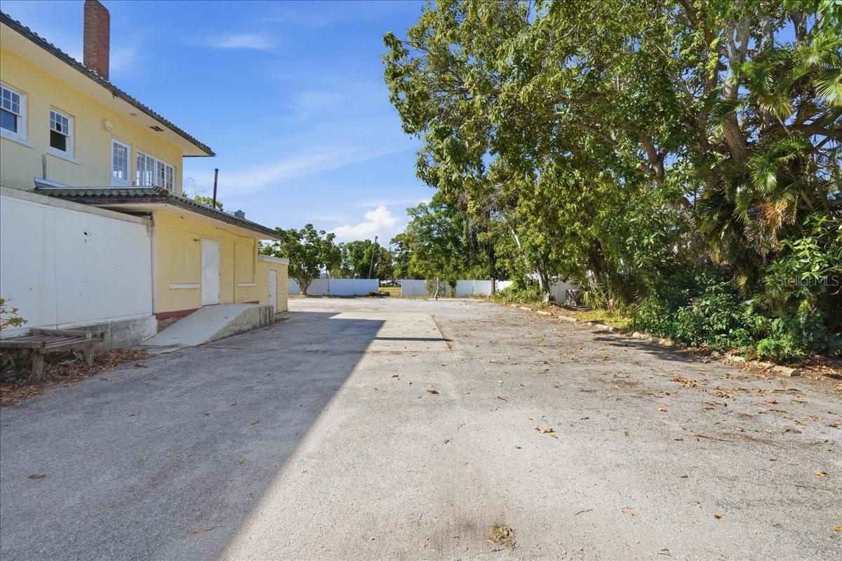 337 US-41 BUS., PALMETTO, FL, 34221