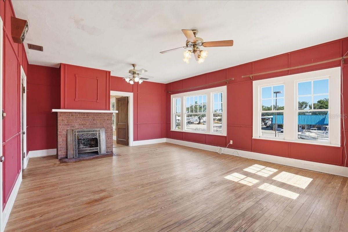 337 US-41 BUS., PALMETTO, FL, 34221