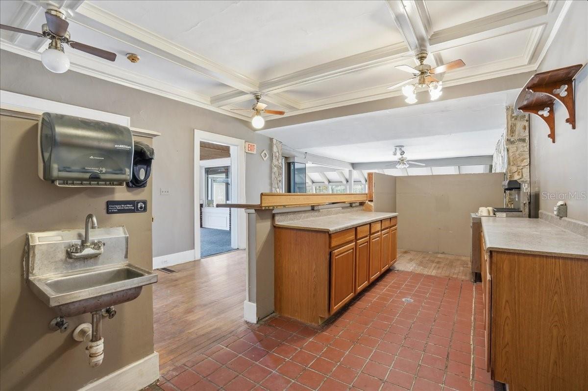 337 US-41 BUS., PALMETTO, FL, 34221