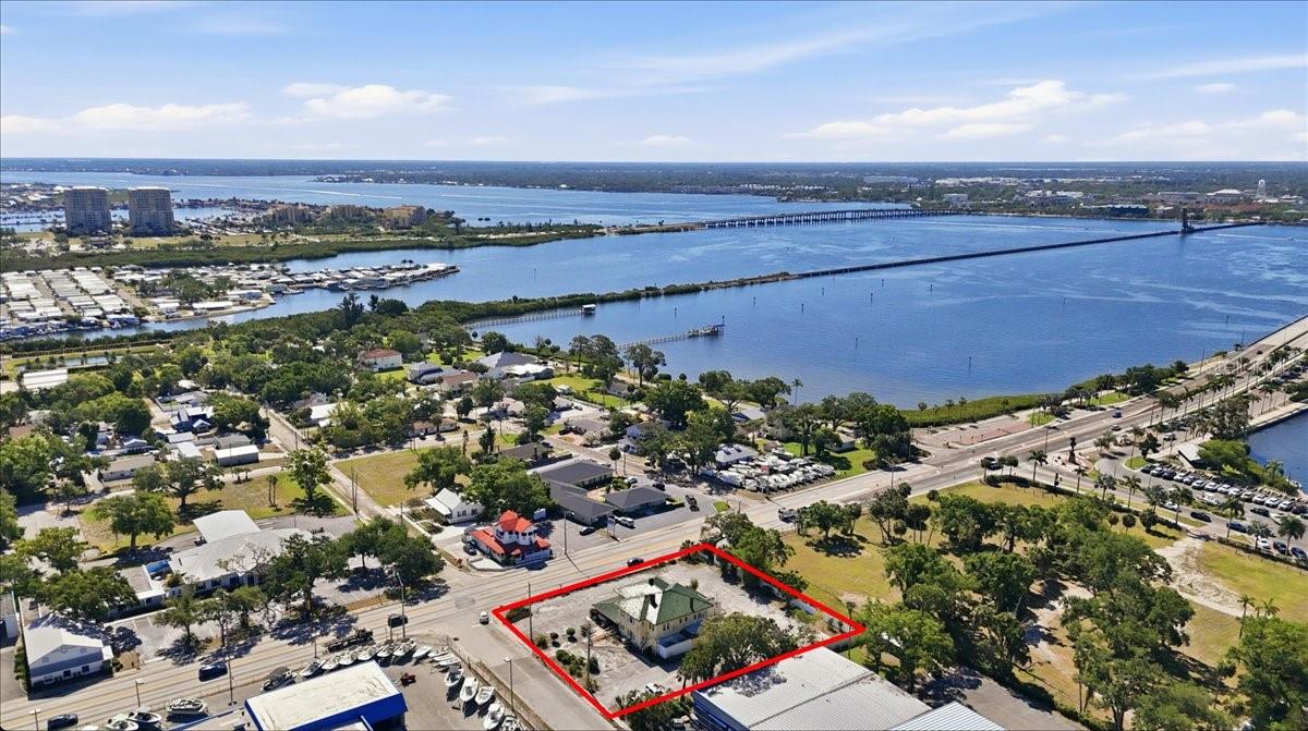 337 US-41 BUS., PALMETTO, FL, 34221