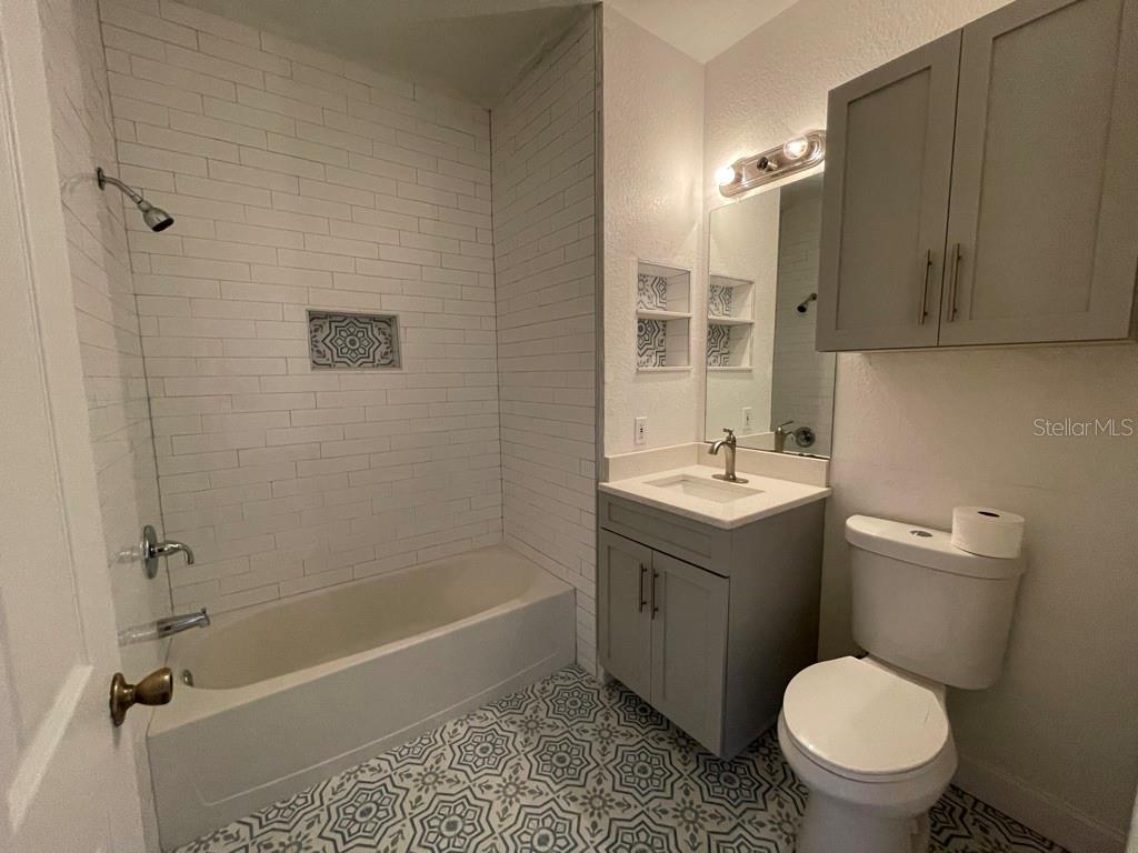 5821 LEGACY CRESCENT PL #102, RIVERVIEW, FL, 33578