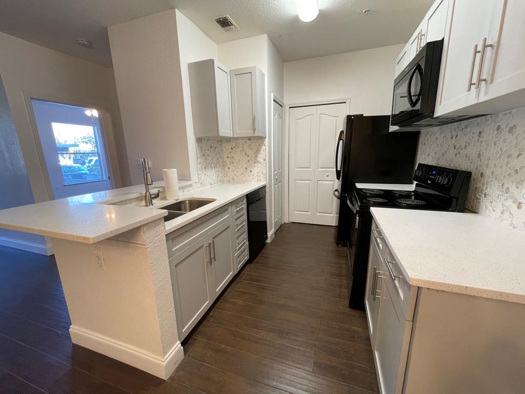 5821 LEGACY CRESCENT PL #102, RIVERVIEW, FL, 33578