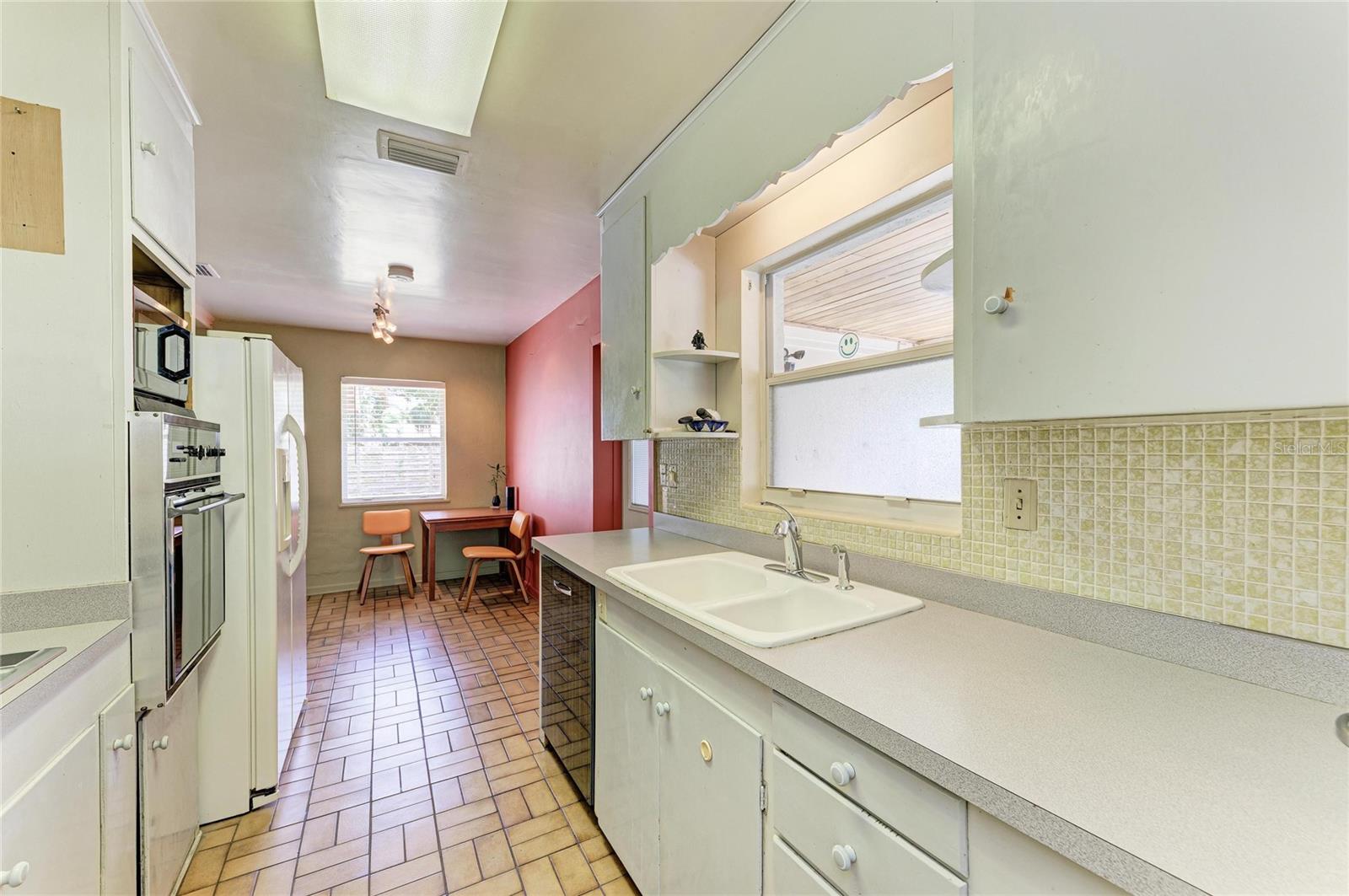 2286 HYDE PARK ST, SARASOTA, FL, 34239