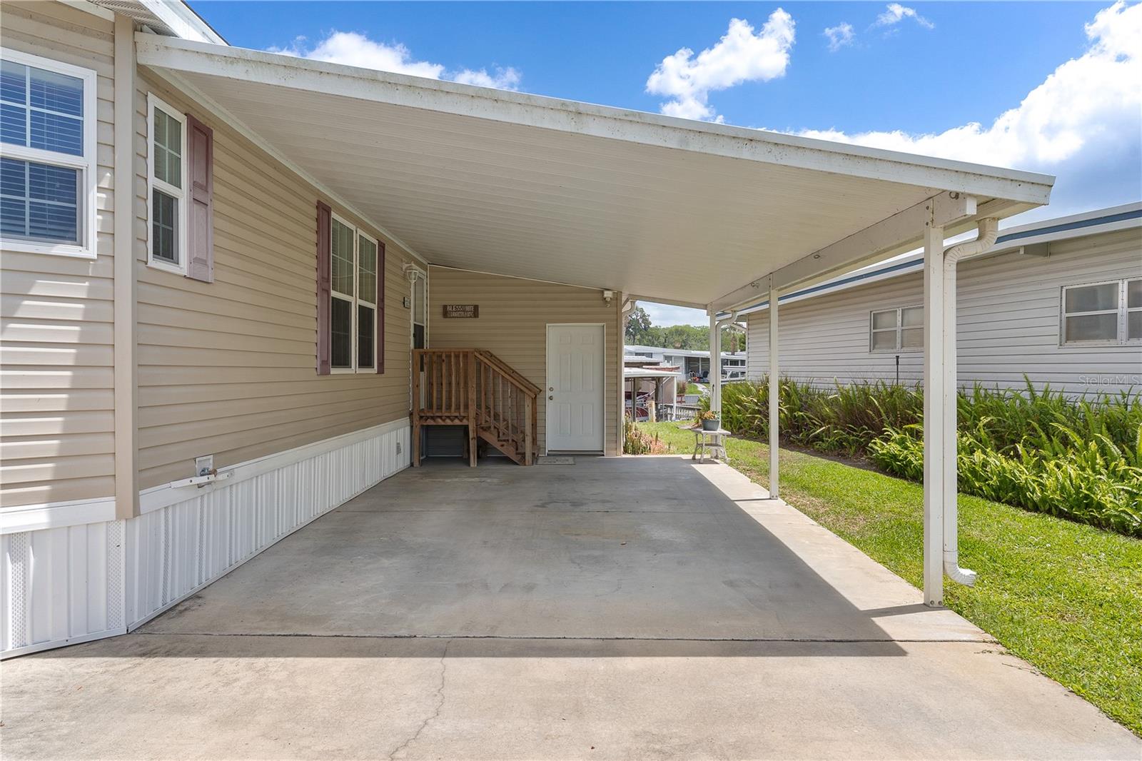 2417 VINDALE RD, TAVARES, FL, 32778