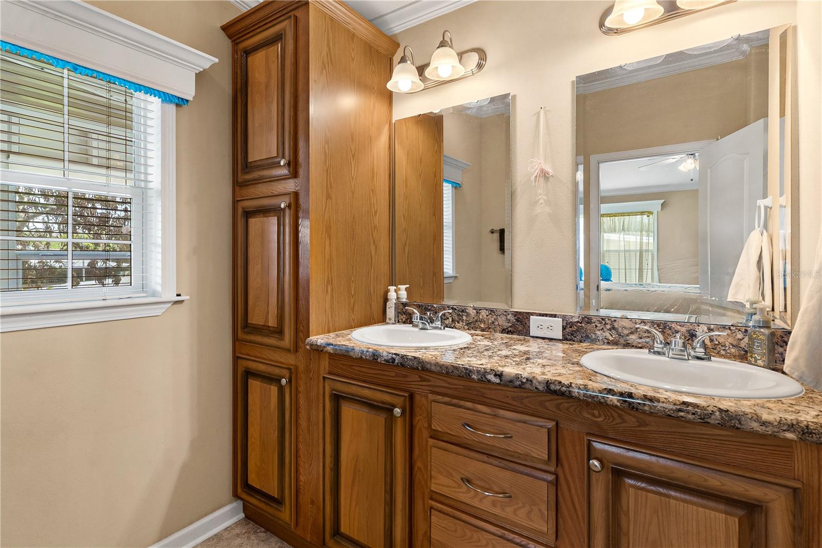 2417 VINDALE RD, TAVARES, FL, 32778