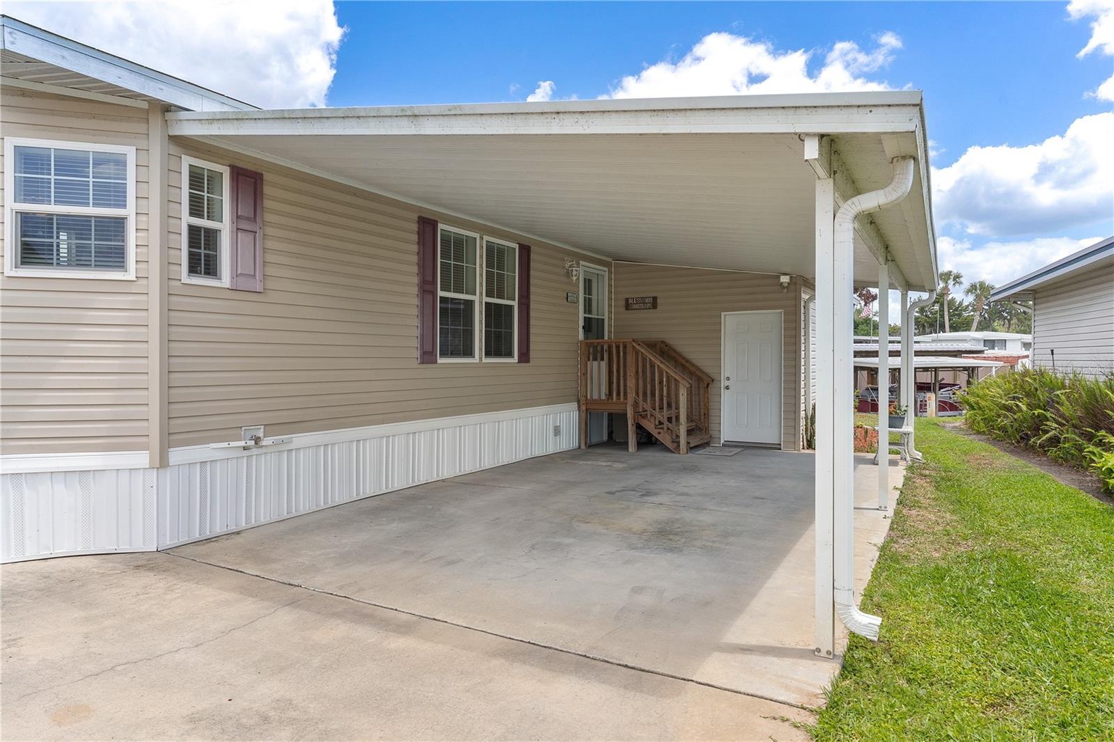 2417 VINDALE RD, TAVARES, FL, 32778