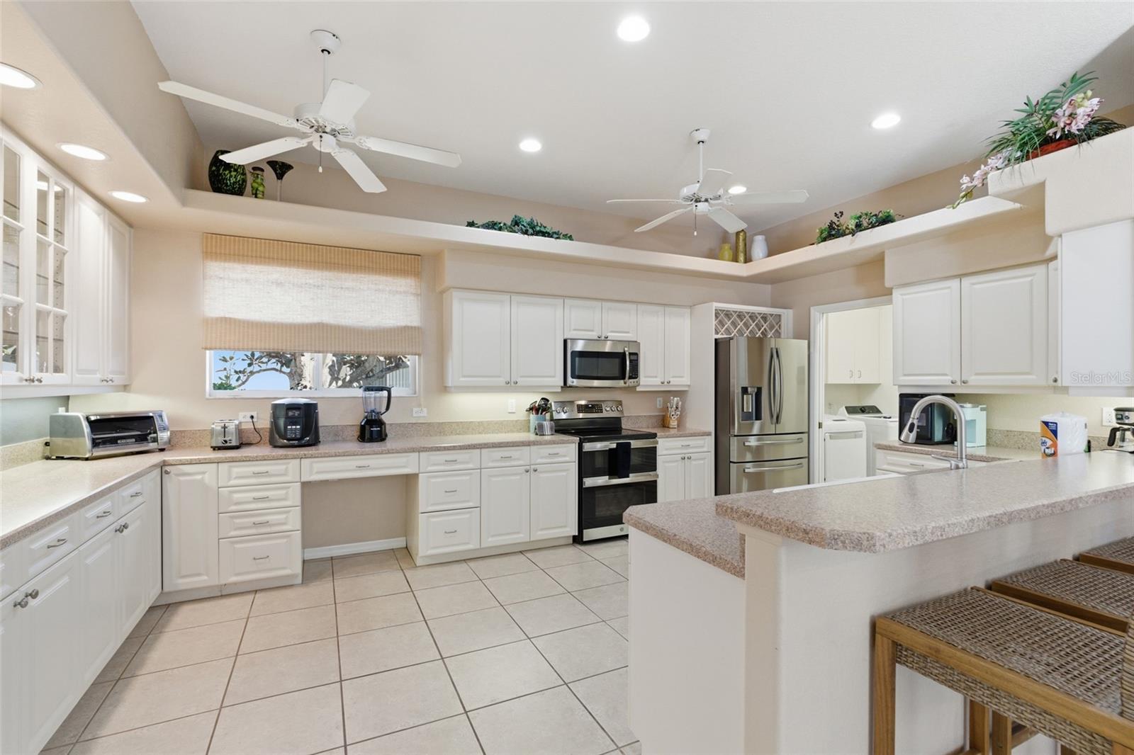 974 ROTONDA CIR, ROTONDA WEST, FL, 33947