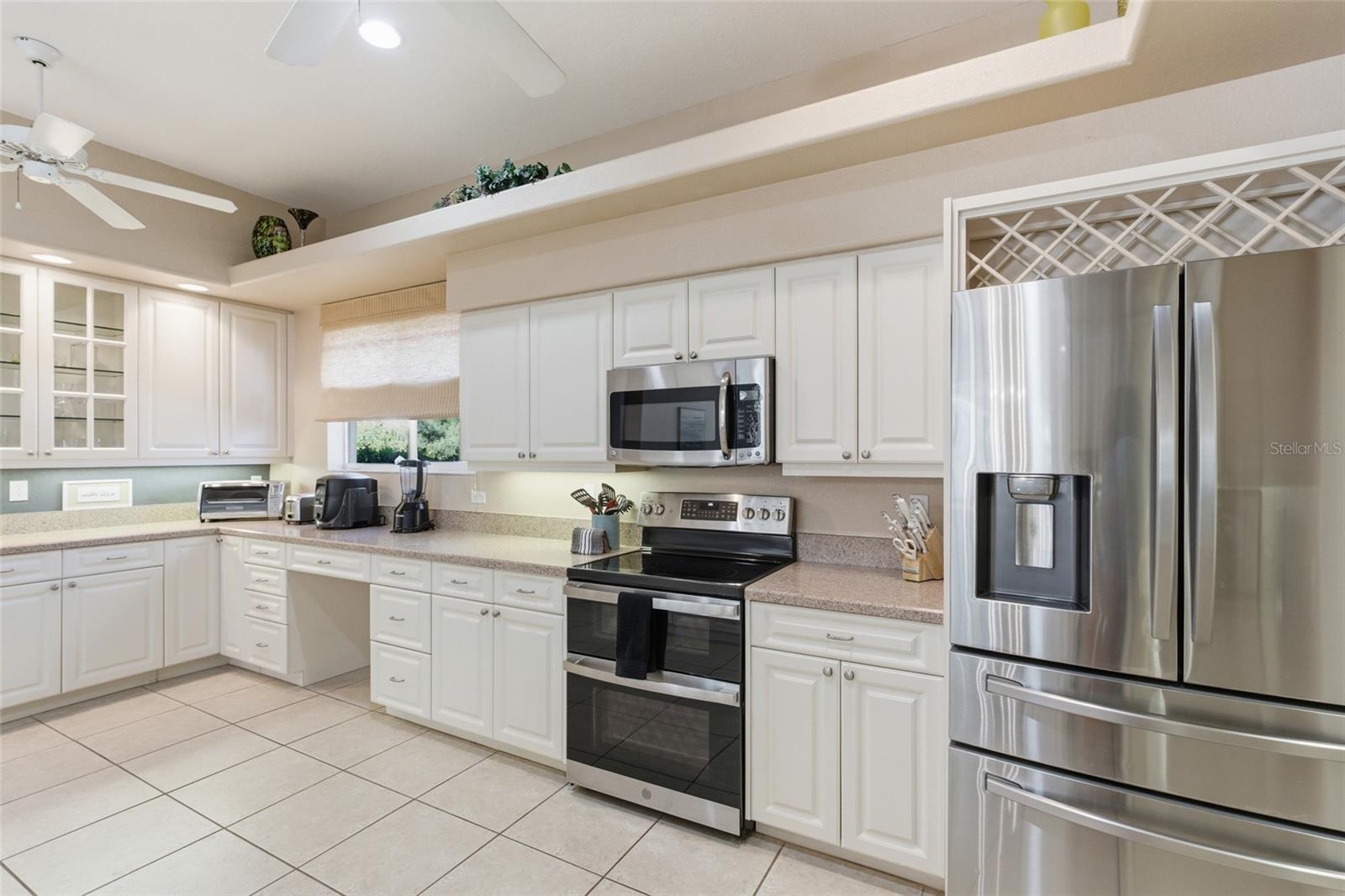 974 ROTONDA CIR, ROTONDA WEST, FL, 33947