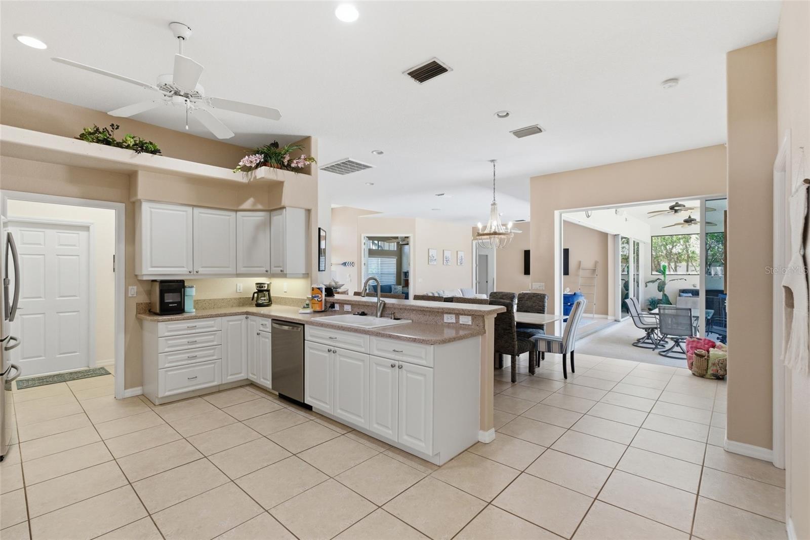 974 ROTONDA CIR, ROTONDA WEST, FL, 33947