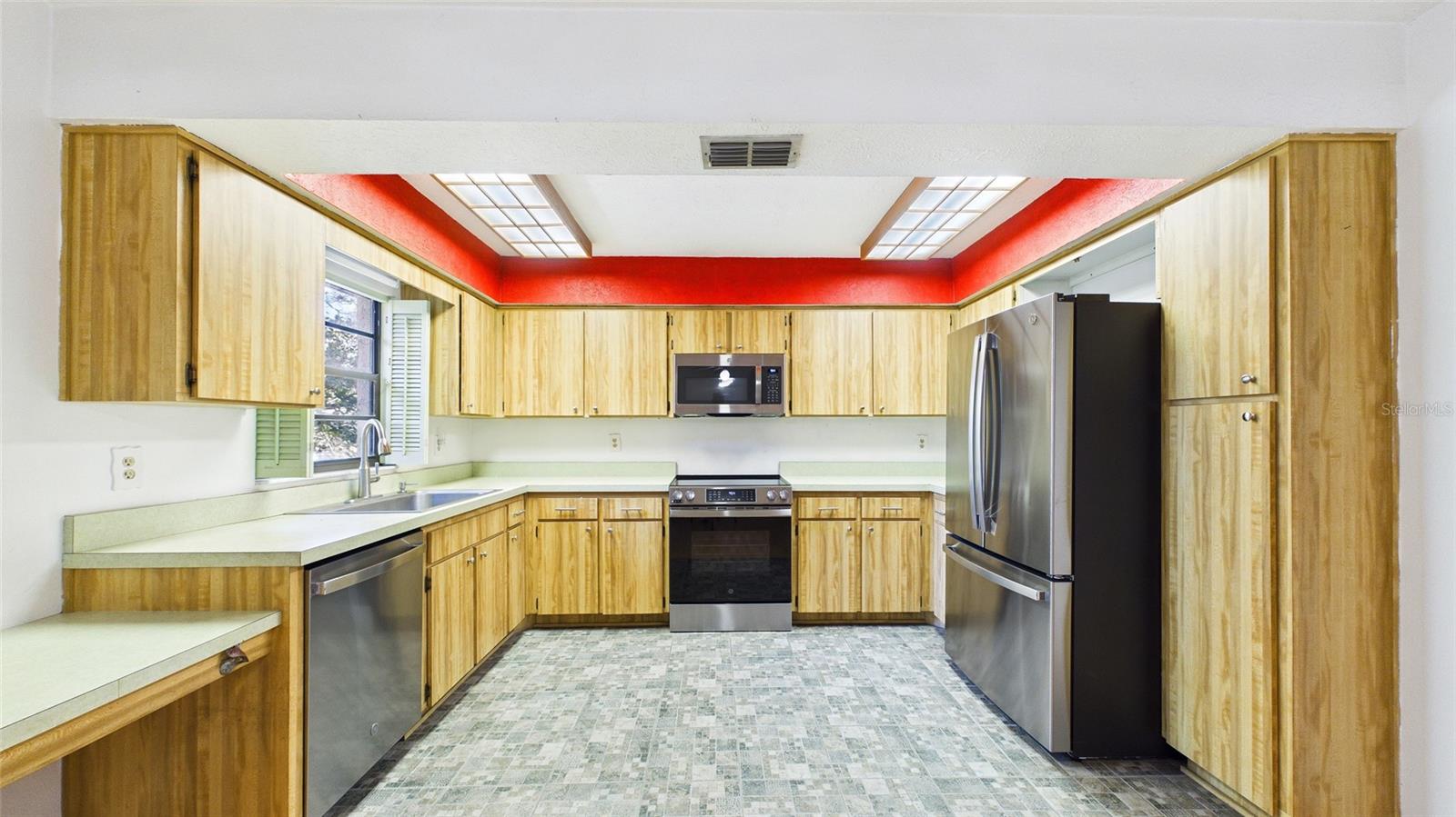 38938 TALL DR, ZEPHYRHILLS, FL, 33540