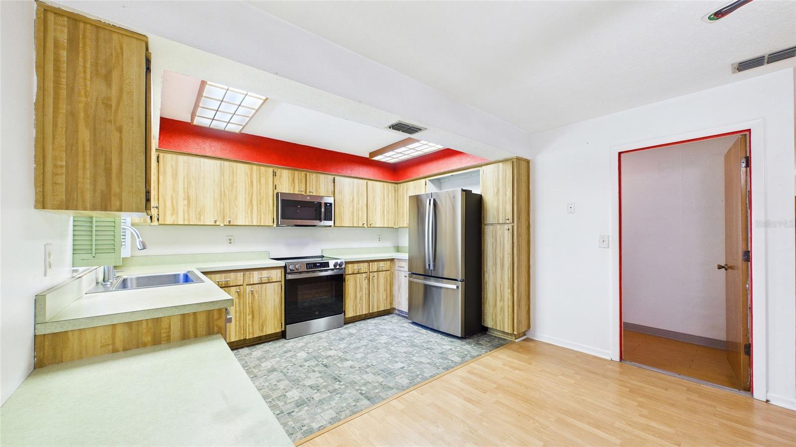 38938 TALL DR, ZEPHYRHILLS, FL, 33540