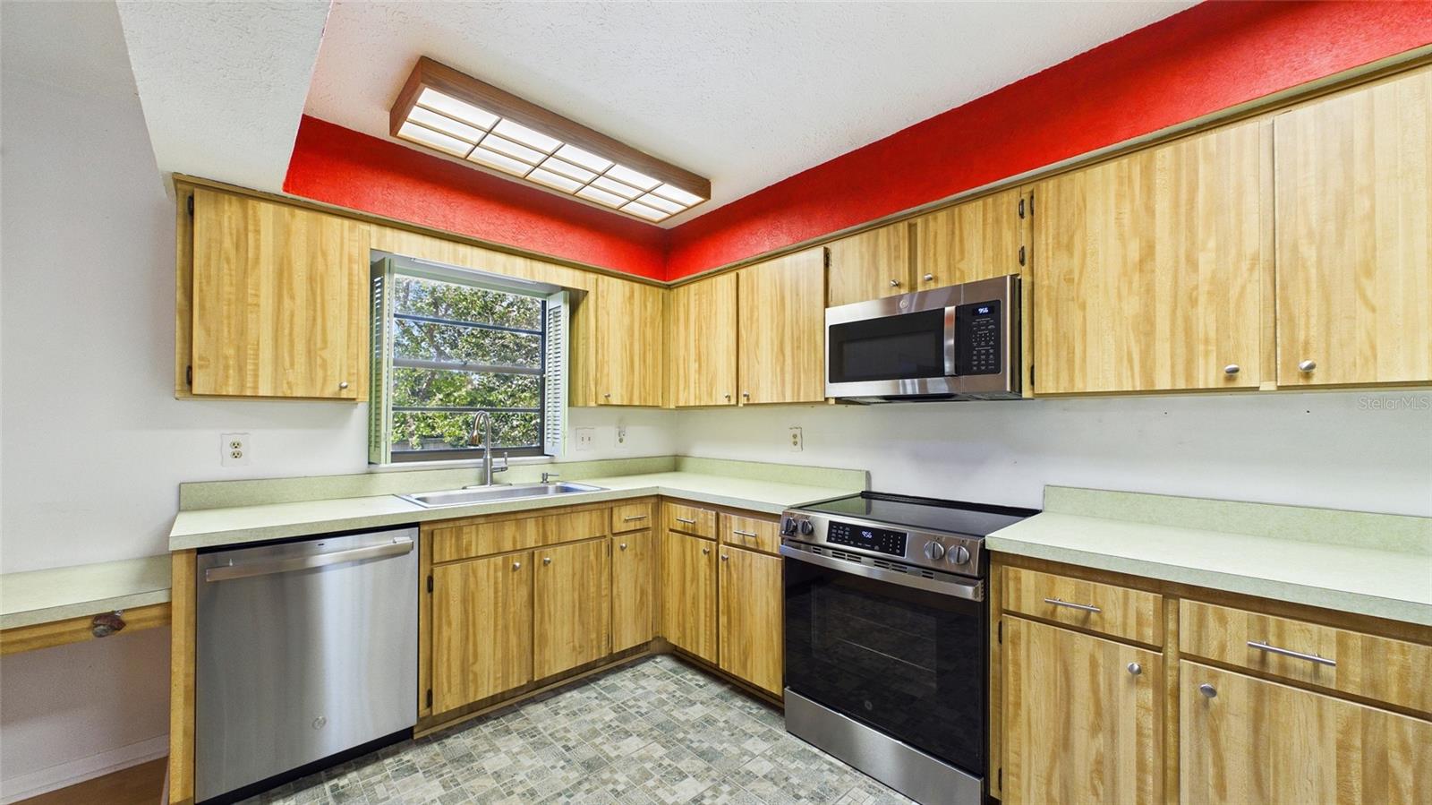 38938 TALL DR, ZEPHYRHILLS, FL, 33540