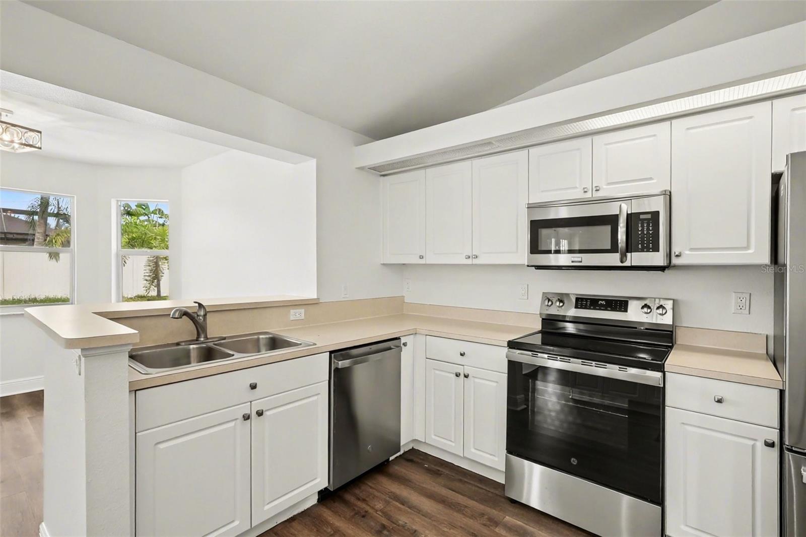 1303 SE 19TH ST, CAPE CORAL, FL, 33990