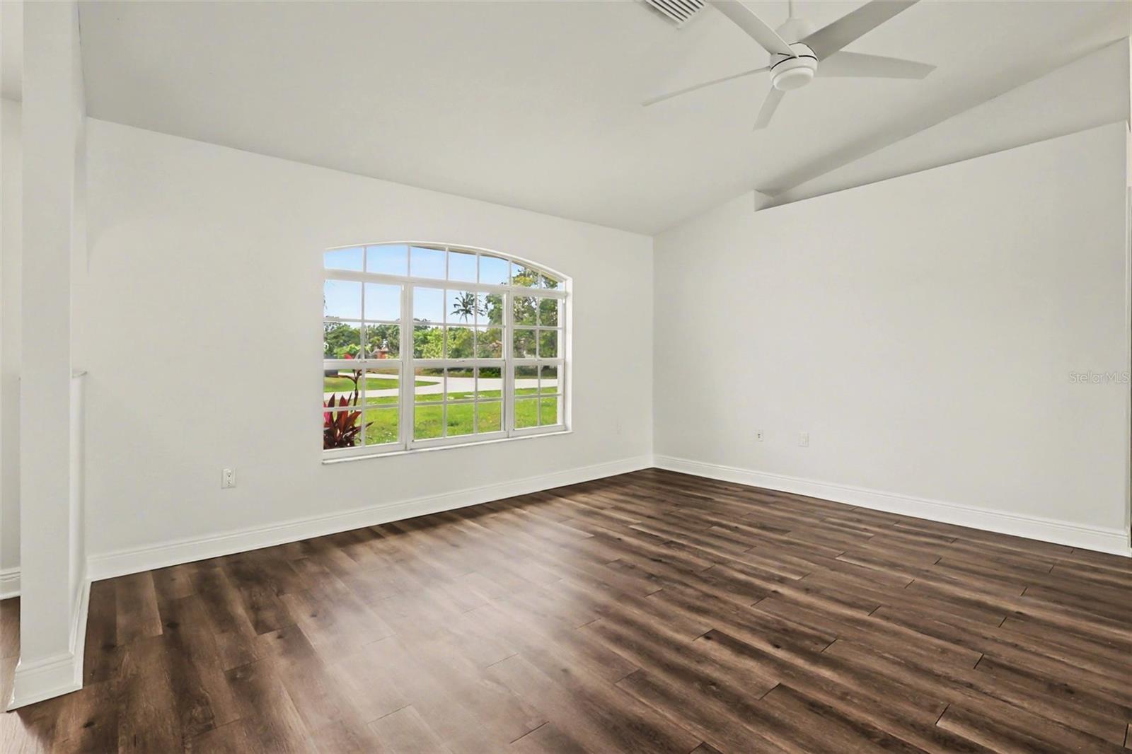 1303 SE 19TH ST, CAPE CORAL, FL, 33990