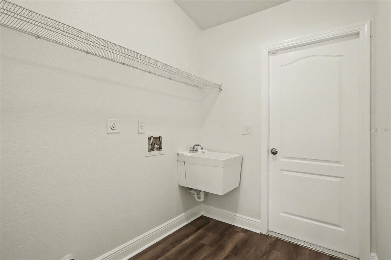 1303 SE 19TH ST, CAPE CORAL, FL, 33990