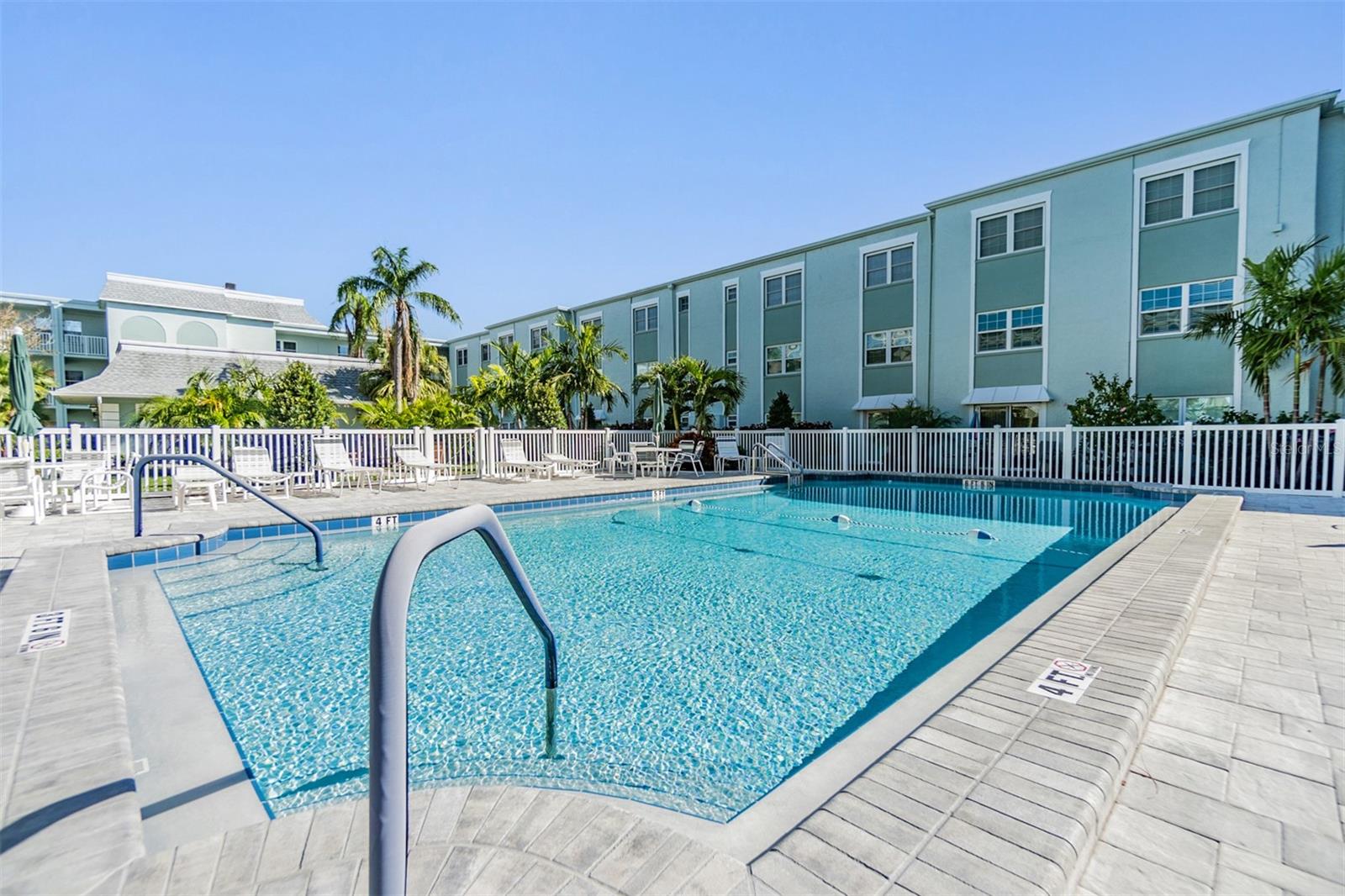 701 POINSETTIA RD #306, BELLEAIR, FL, 33756