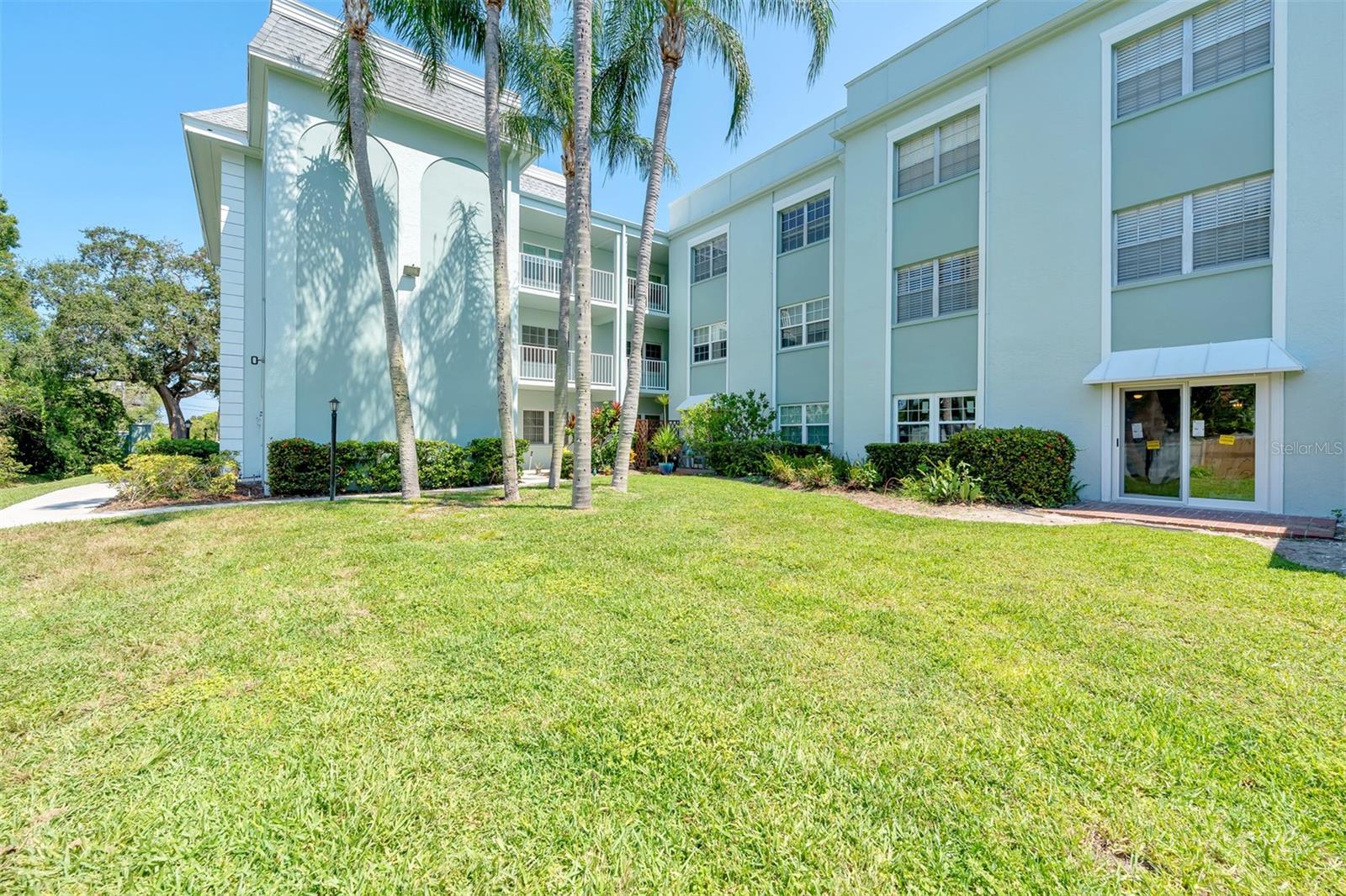 701 POINSETTIA RD #306, BELLEAIR, FL, 33756