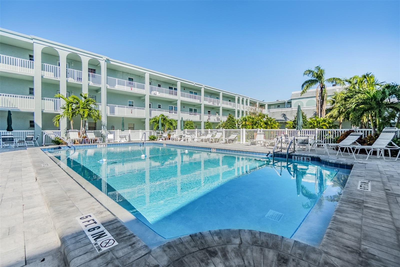 701 POINSETTIA RD #306, BELLEAIR, FL, 33756