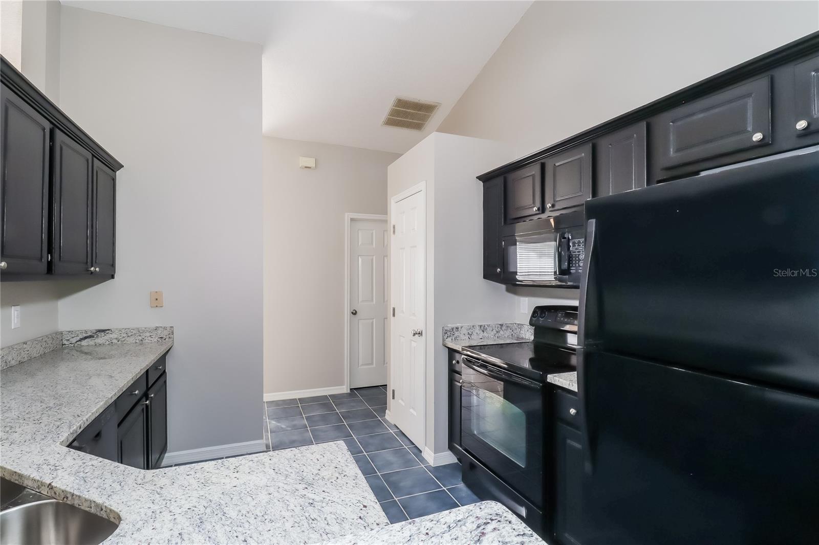 1057 ARBOR HILL CIR, MINNEOLA, FL, 34715