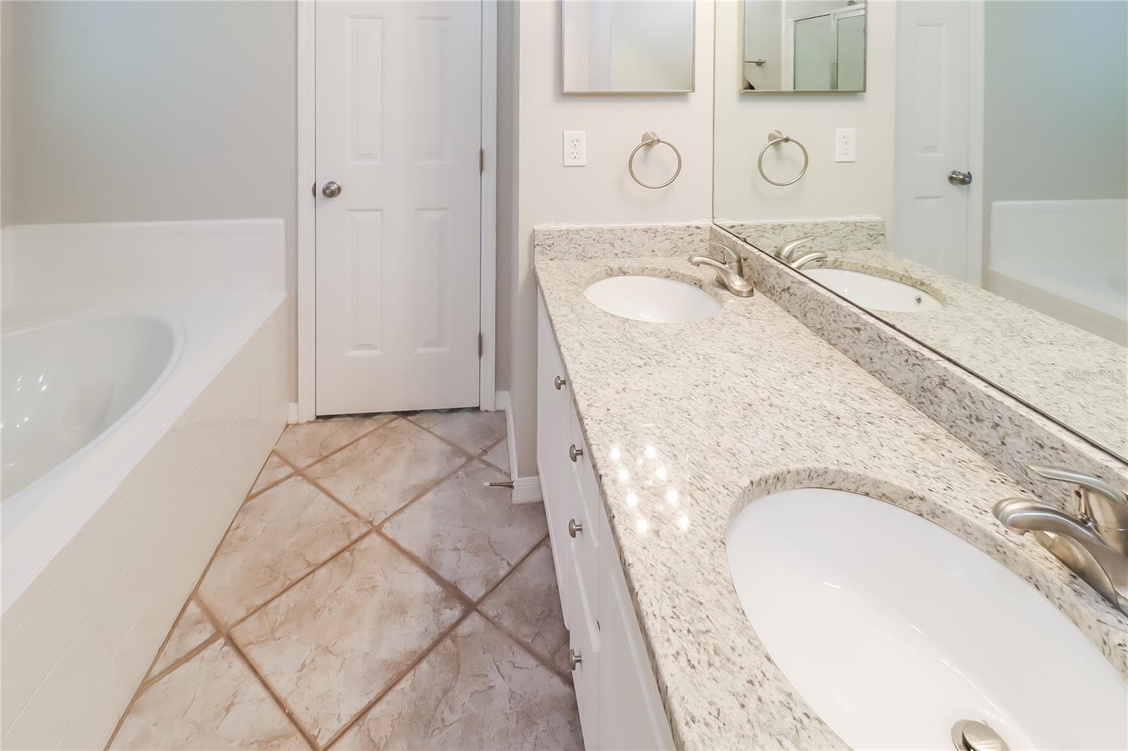 1057 ARBOR HILL CIR, MINNEOLA, FL, 34715