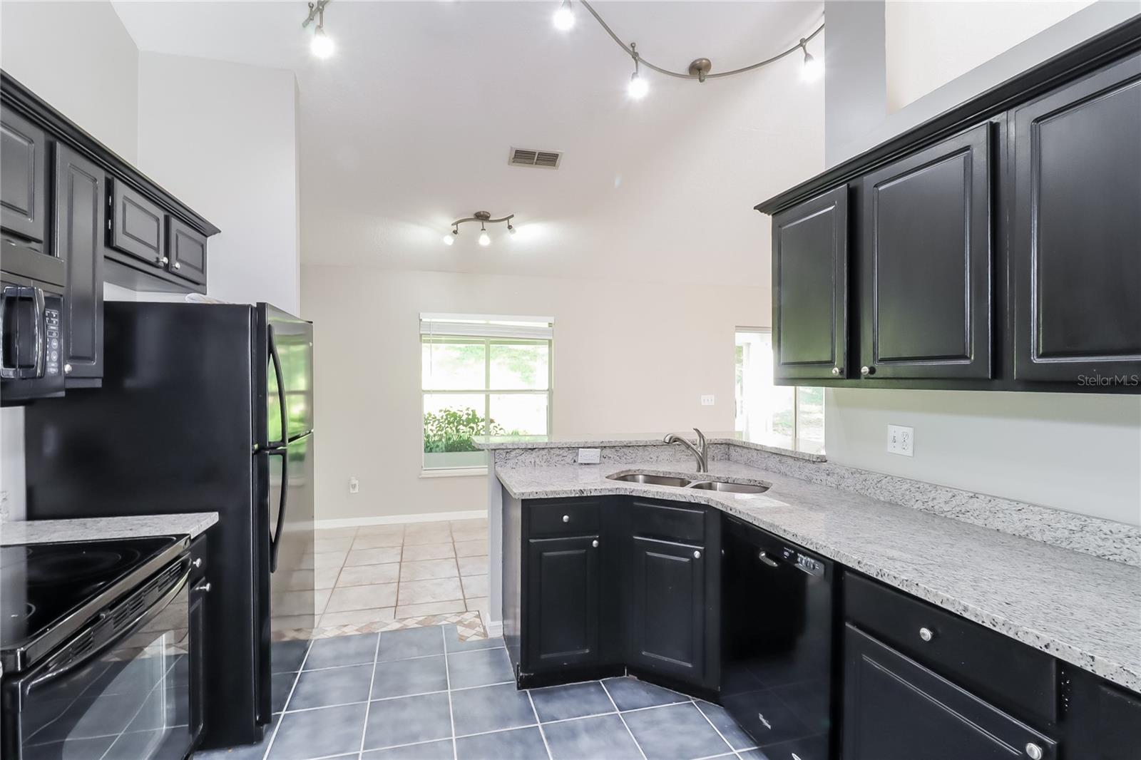 1057 ARBOR HILL CIR, MINNEOLA, FL, 34715