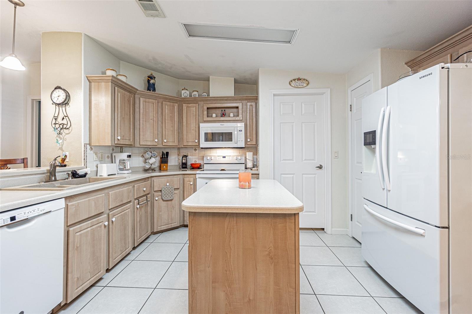 37349 GILL AVE, ZEPHYRHILLS, FL, 33541