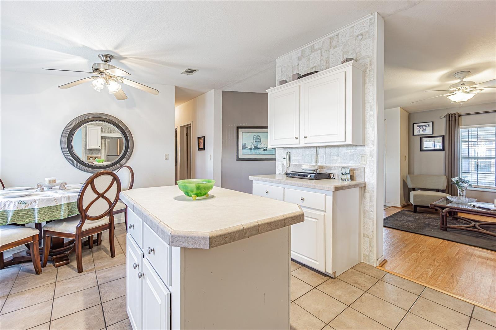 37627 LORENA AVE, ZEPHYRHILLS, FL, 33541