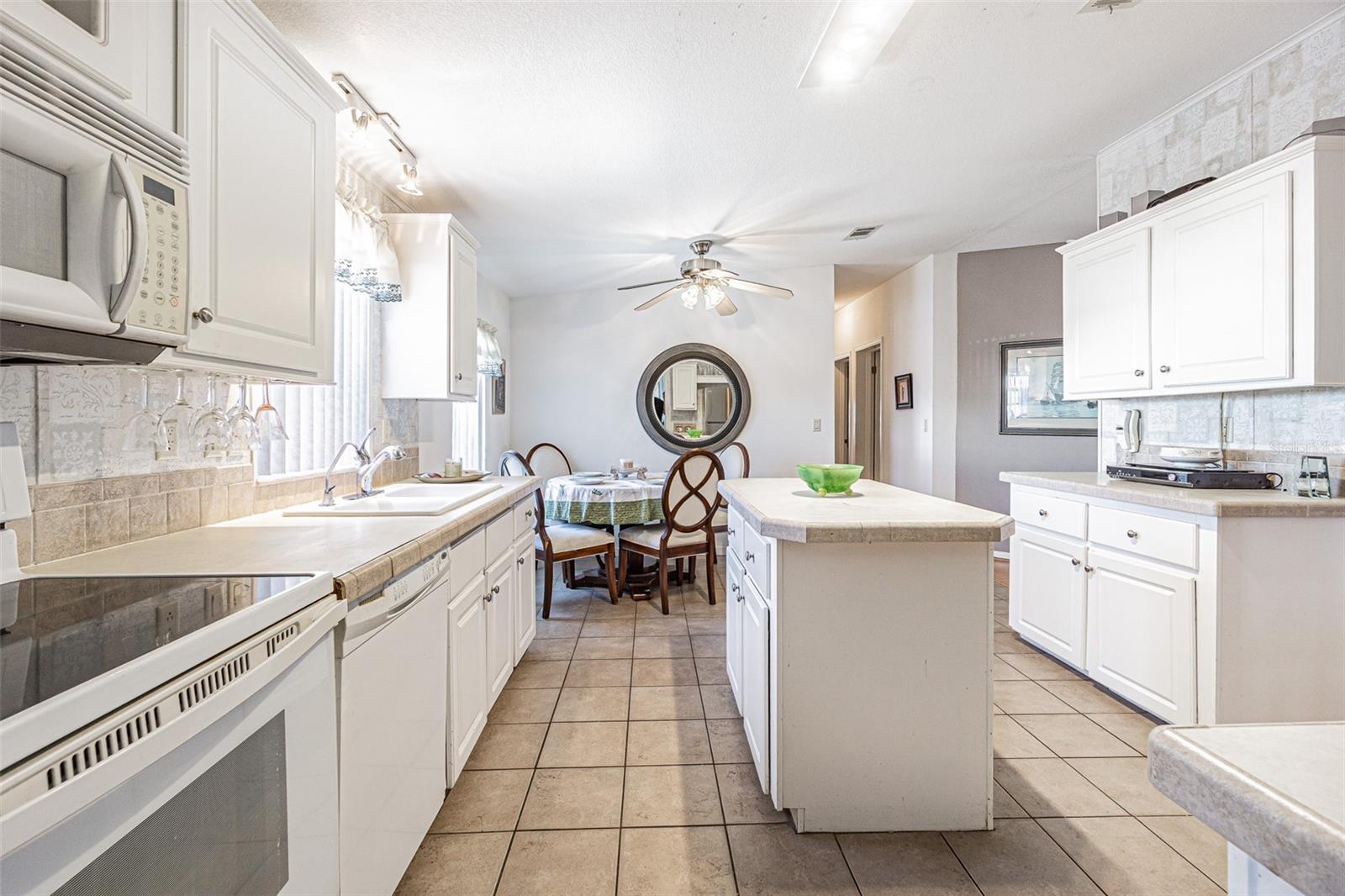 37627 LORENA AVE, ZEPHYRHILLS, FL, 33541