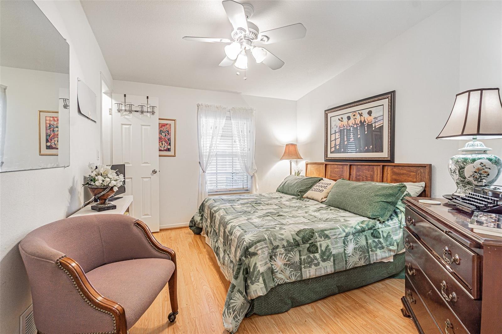 37627 LORENA AVE, ZEPHYRHILLS, FL, 33541