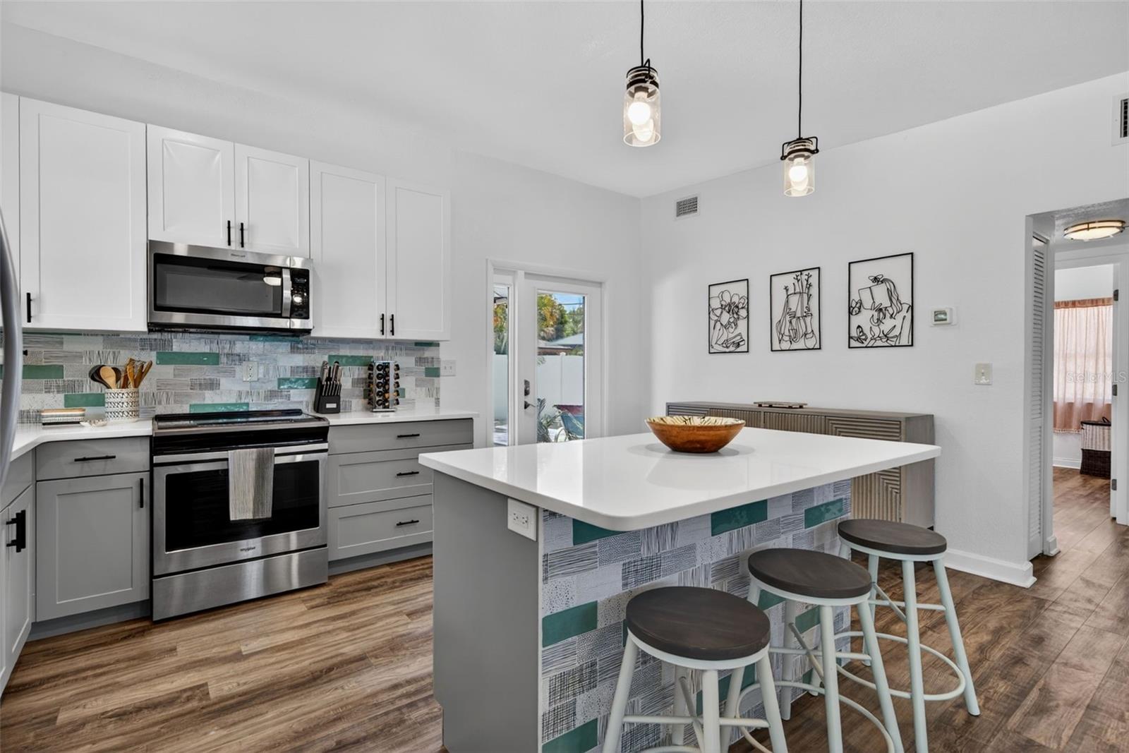 6318 21ST AVE N, ST PETERSBURG, FL, 33710