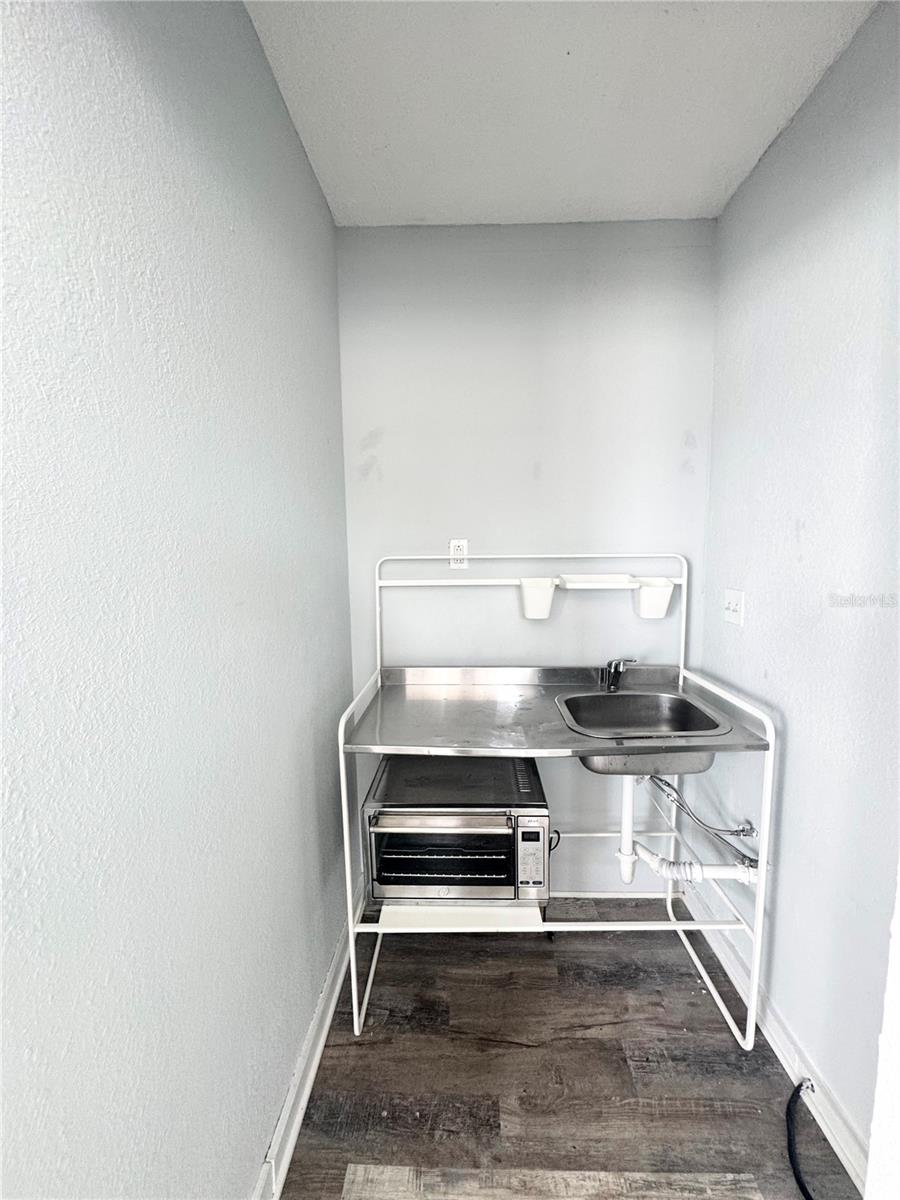 704 CORDOVA DR #4, ORLANDO, FL, 32804